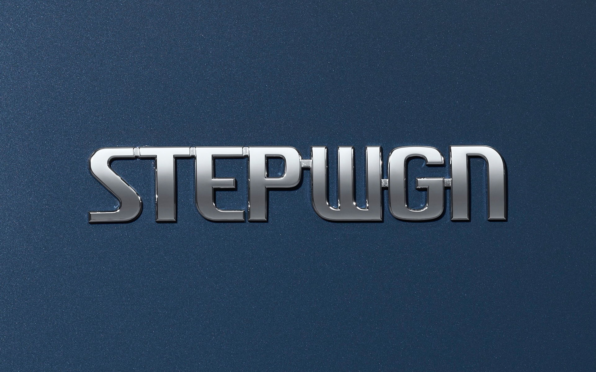 初代ロゴをモチーフとした「30周年専用エンブレム」