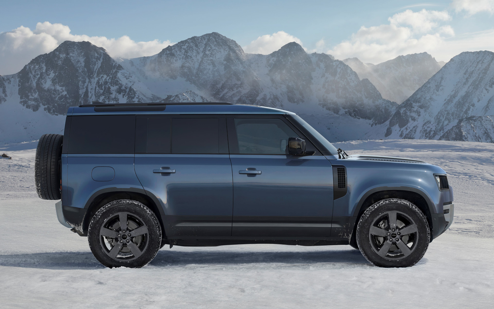 2人乗り商用モデル「ディフェンダー ハードトップ」日本導入