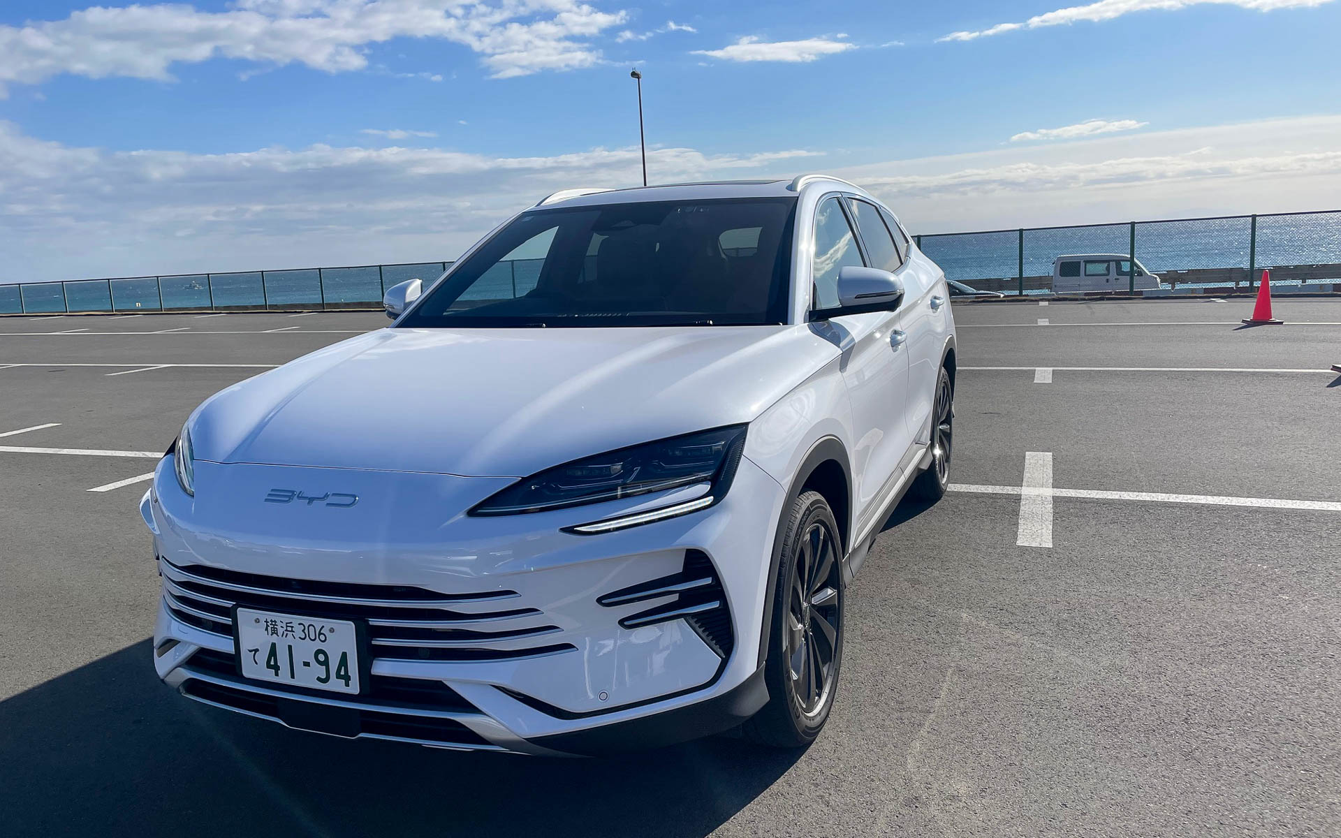 シーライオン6。エンジンとモーターを持つためにボンネットはBEVのシーライオン7より高くなっている。シーライオン7とは全く別系統のモデルだ