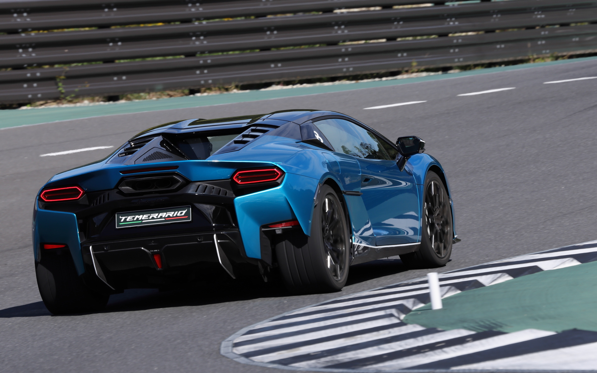 一般公道でもサーキットでも魅力的な走りを見せてくれるに違いない