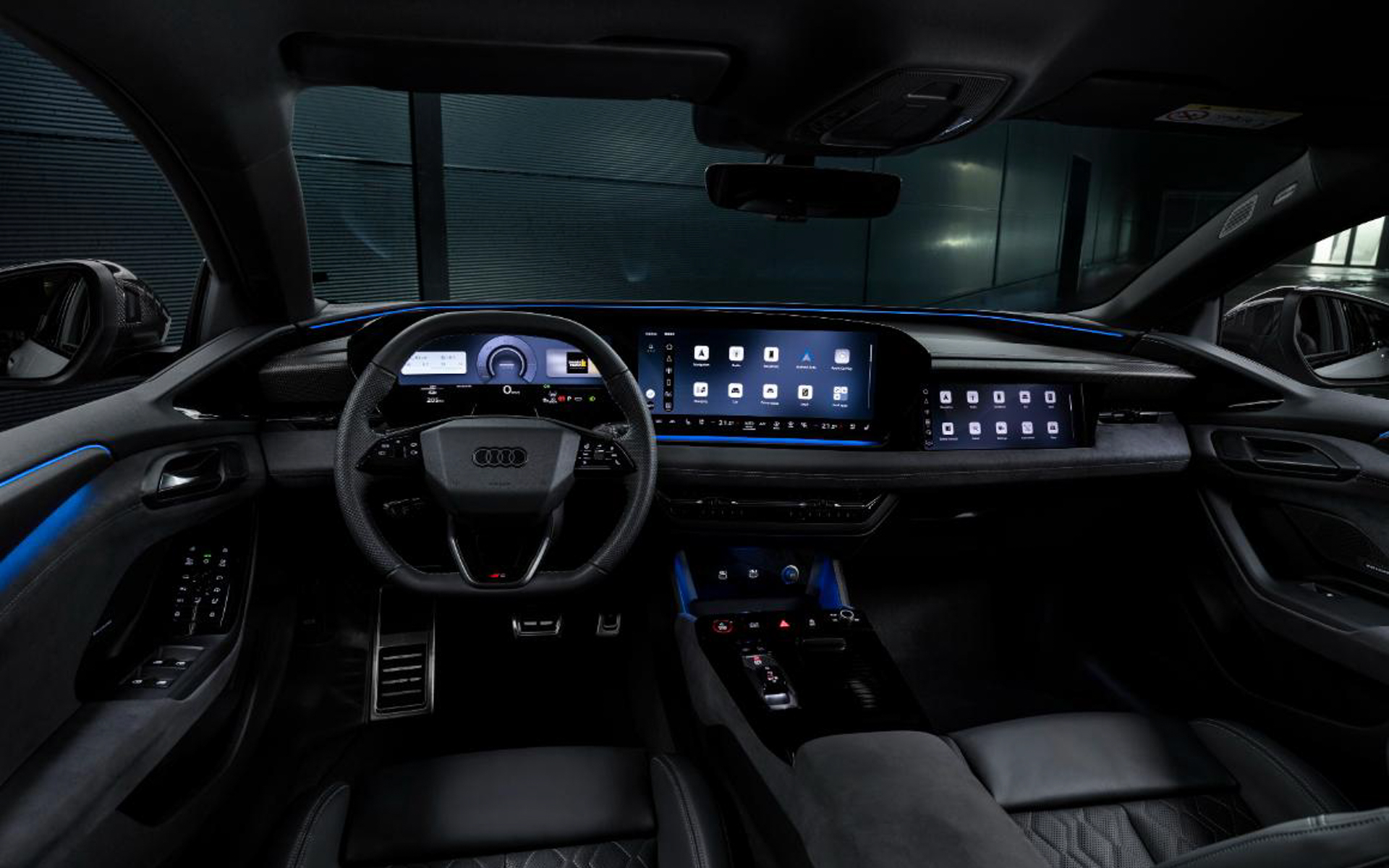 バーチャルコックピット内の各種車両機能を操作する従来のタッチ式インターフェイスの一部を、物理的なスイッチへと変更