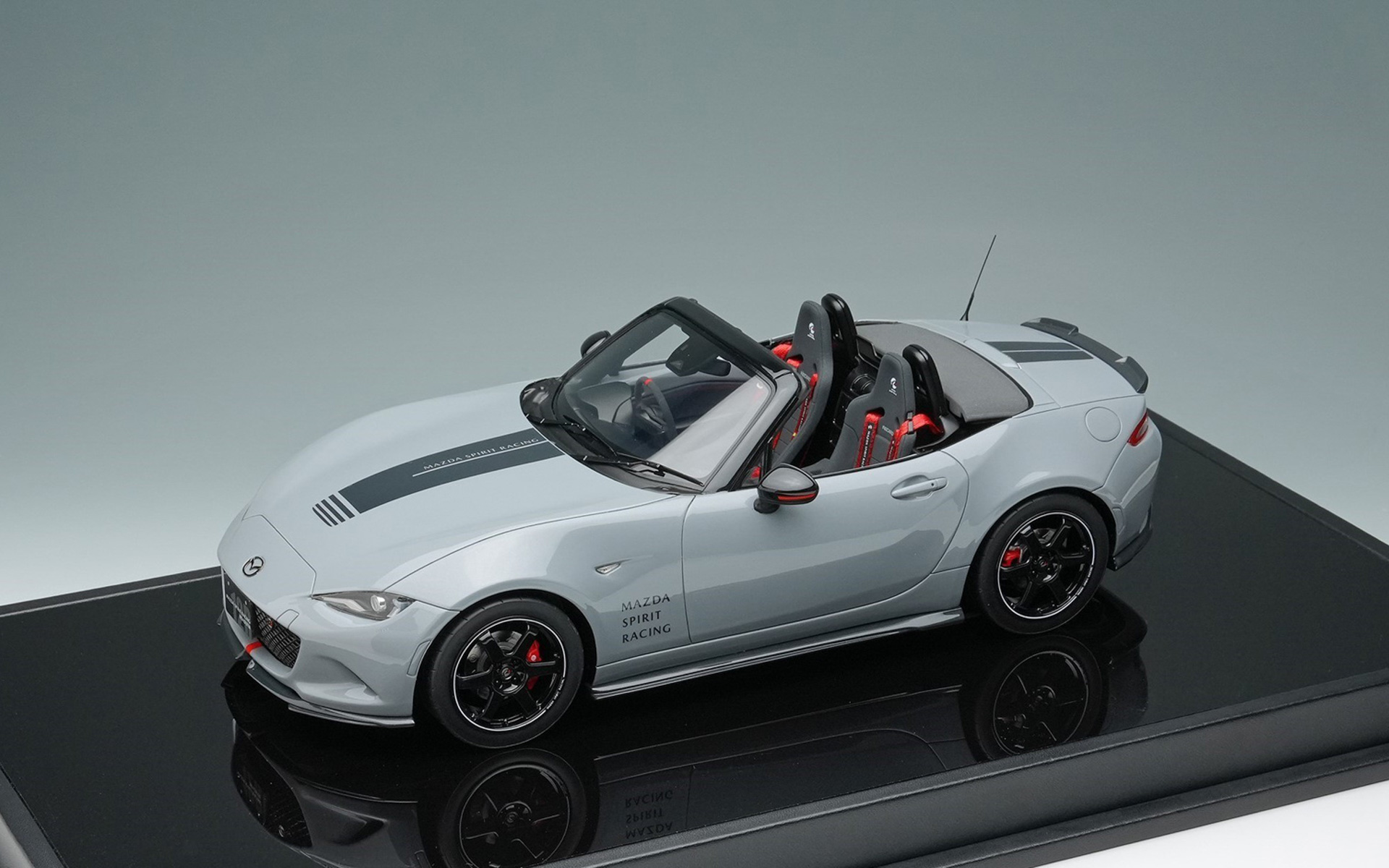 「MAZDA SPIRIT RACING ROADSTER 12R」1/18スケールモデルカー