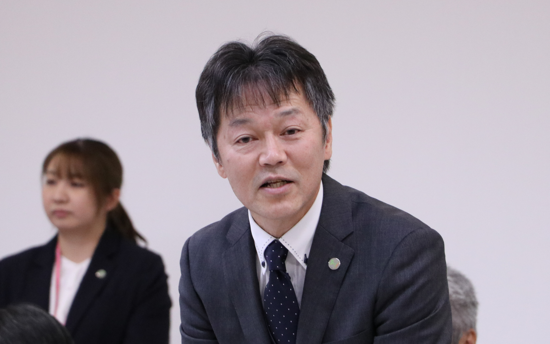 今回の締結式の経緯を説明する木更津市 企画部長 品川昭和氏