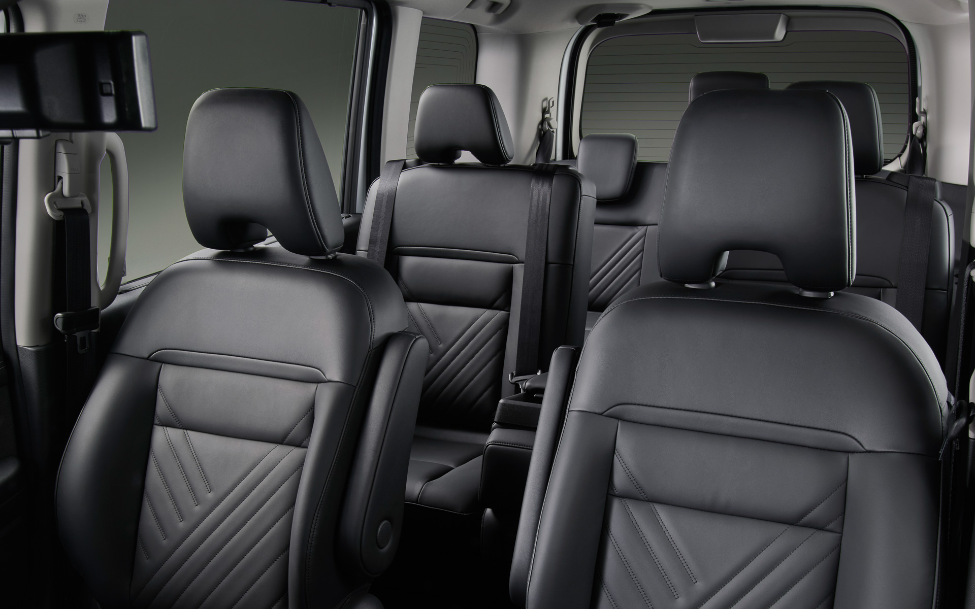 セレナ「AUTECH LINE」