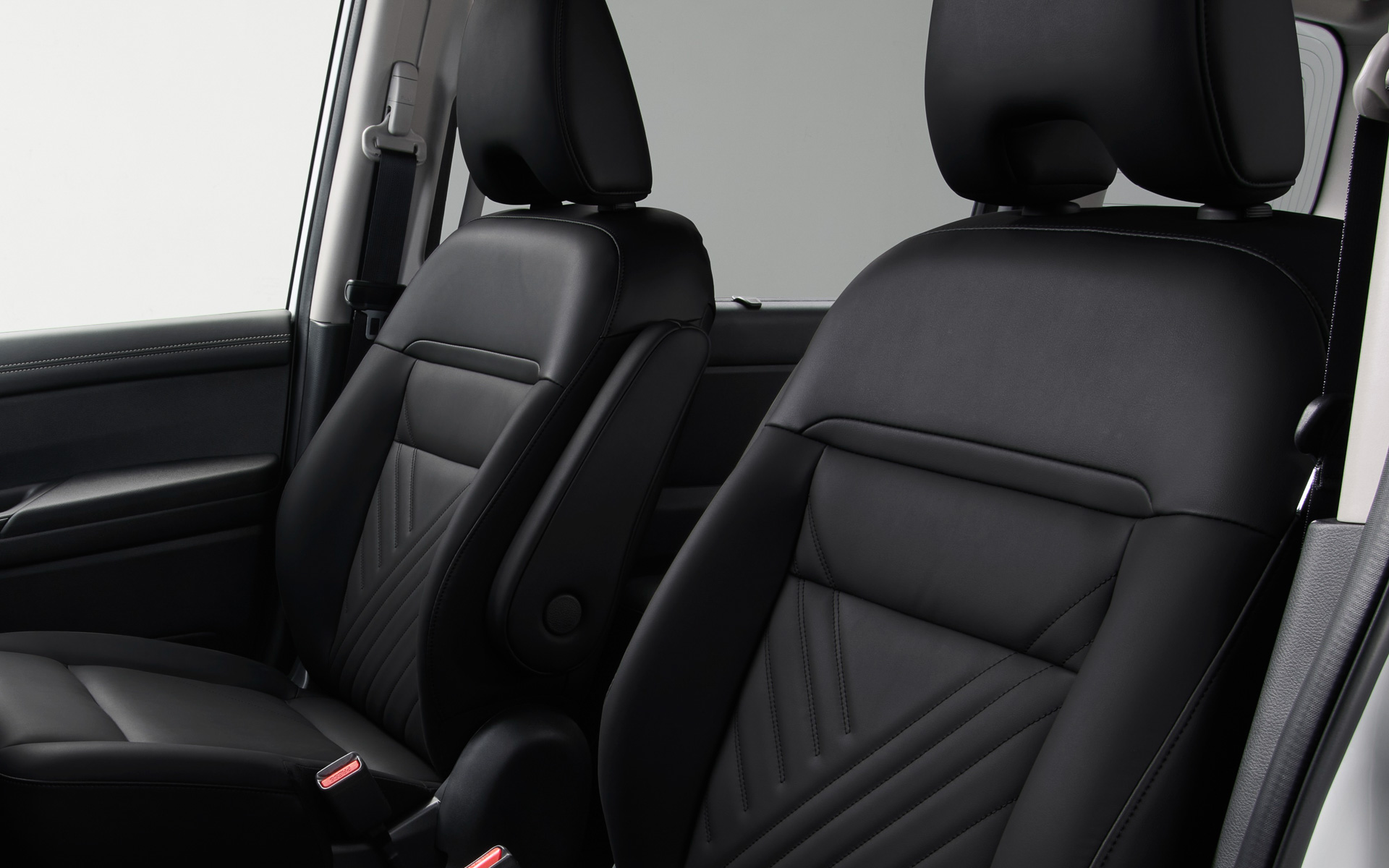 セレナ「AUTECH LINE」