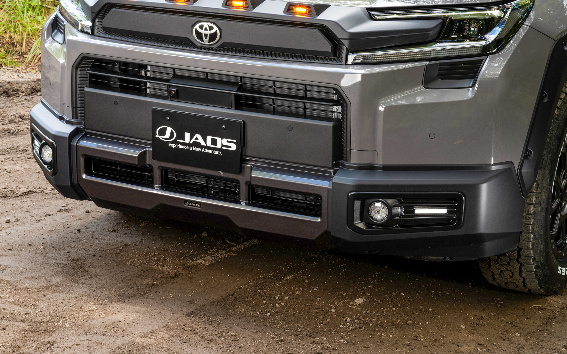 フロントバンパーガードの価格は11万4400円