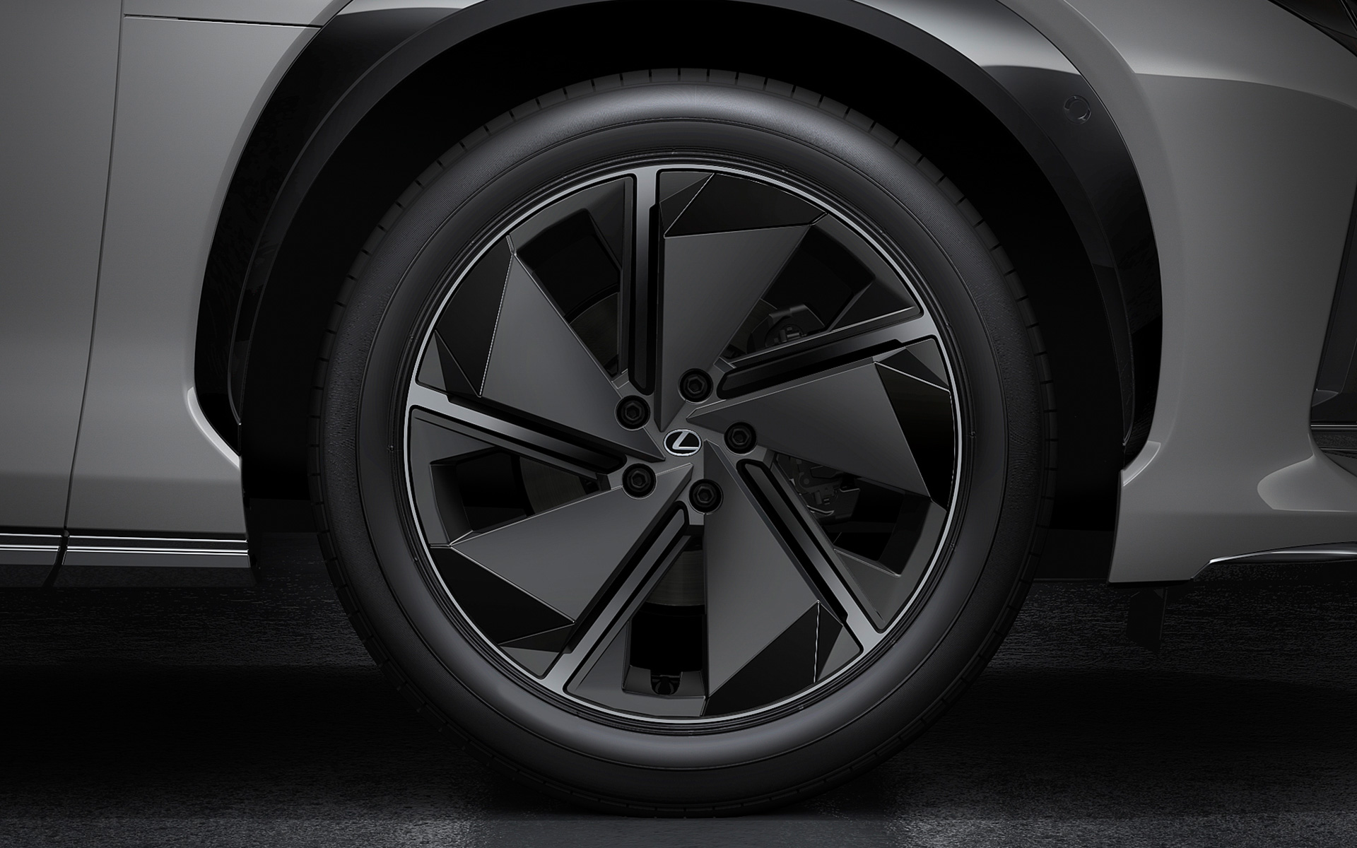 ホイールデザインも整流効果のあるものに