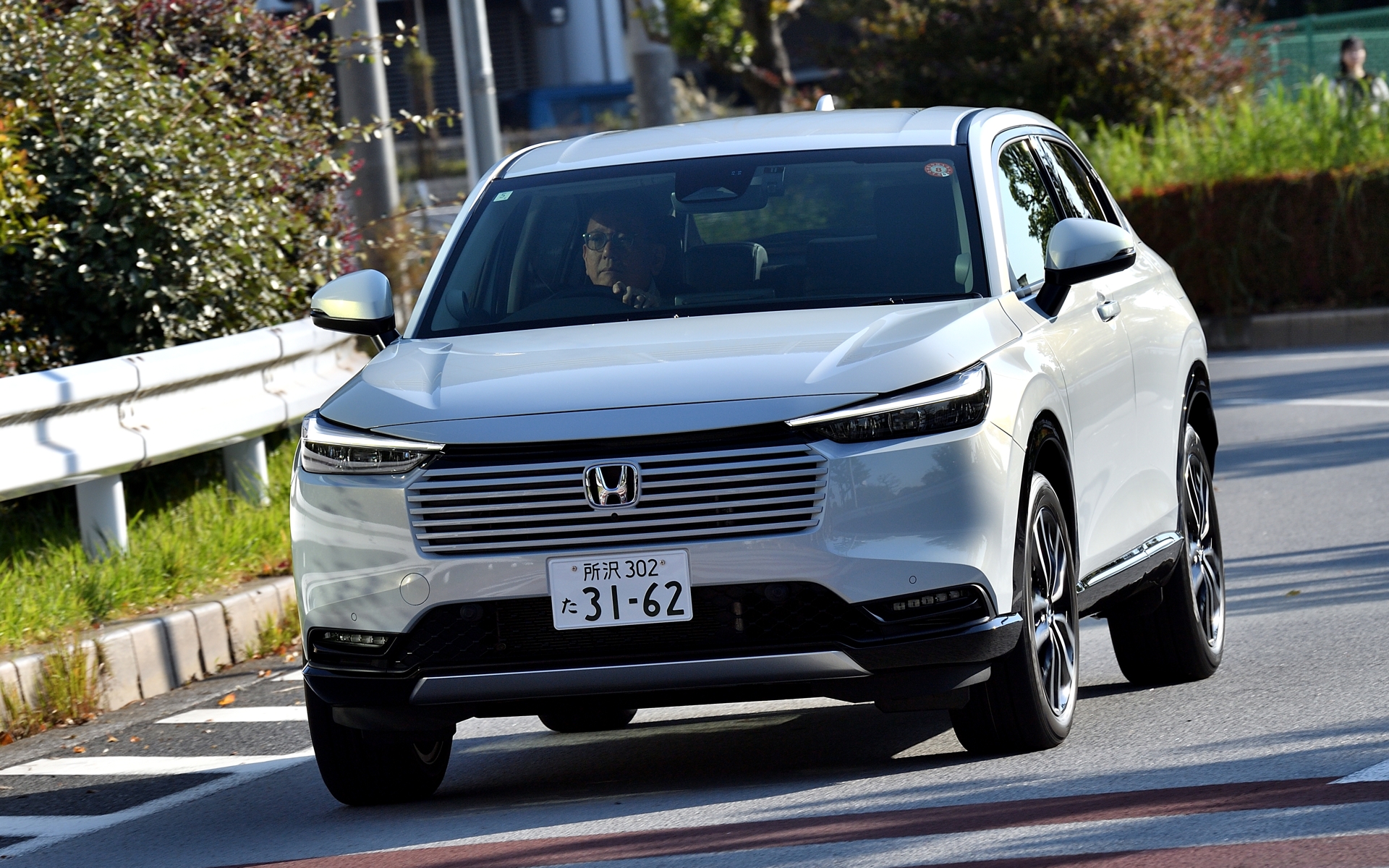 2WD（FF）のファーストインプレッションは、ステアリングのしっかりとした感覚だった