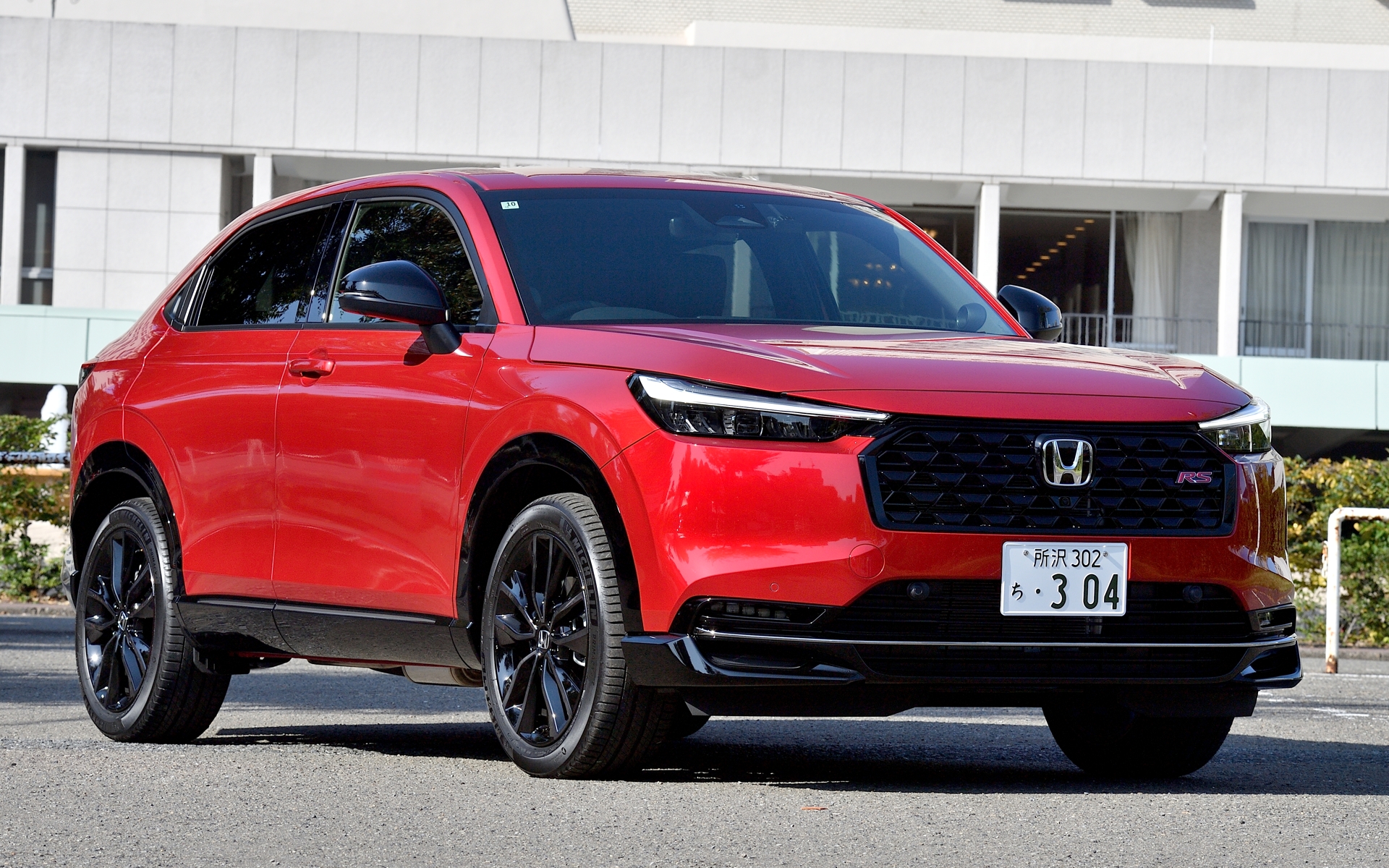 e:HEV RSのボディサイズは、4385×1790×1545mm（全長×全幅×全高）と全高が圧倒的に低い。ホイールベースは2610mmで他グレードと同じ