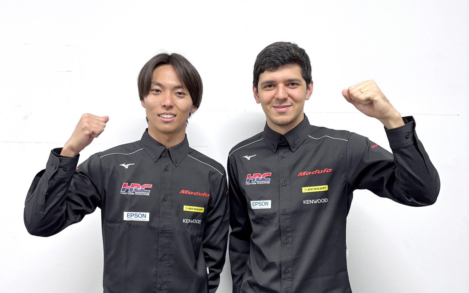 大草りき選手（左）と新たにイゴール・オオムラ・フラガ選手（右）