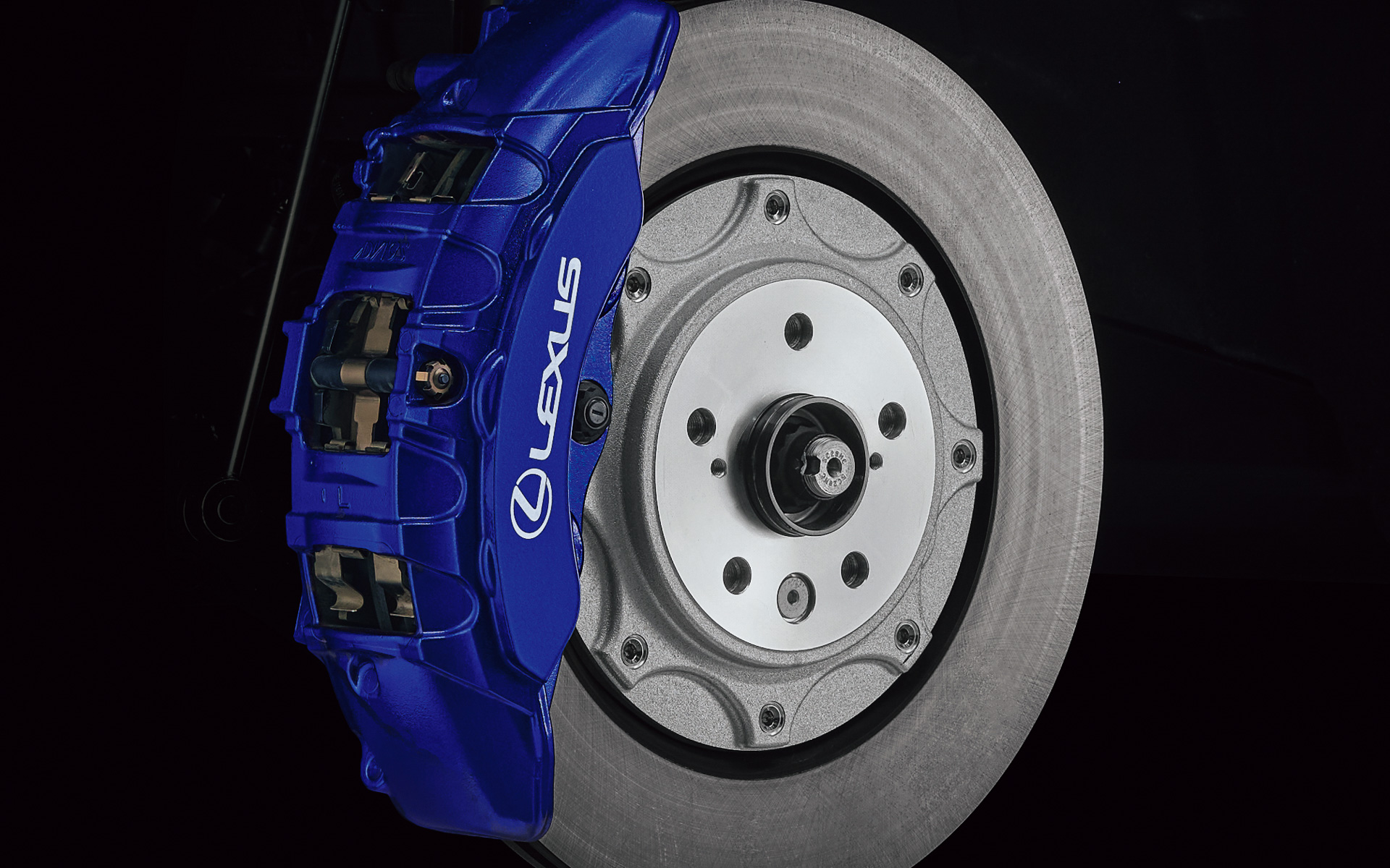 特別仕様車フロント対向6ポッドアルミモノブロックブルーキャリパー