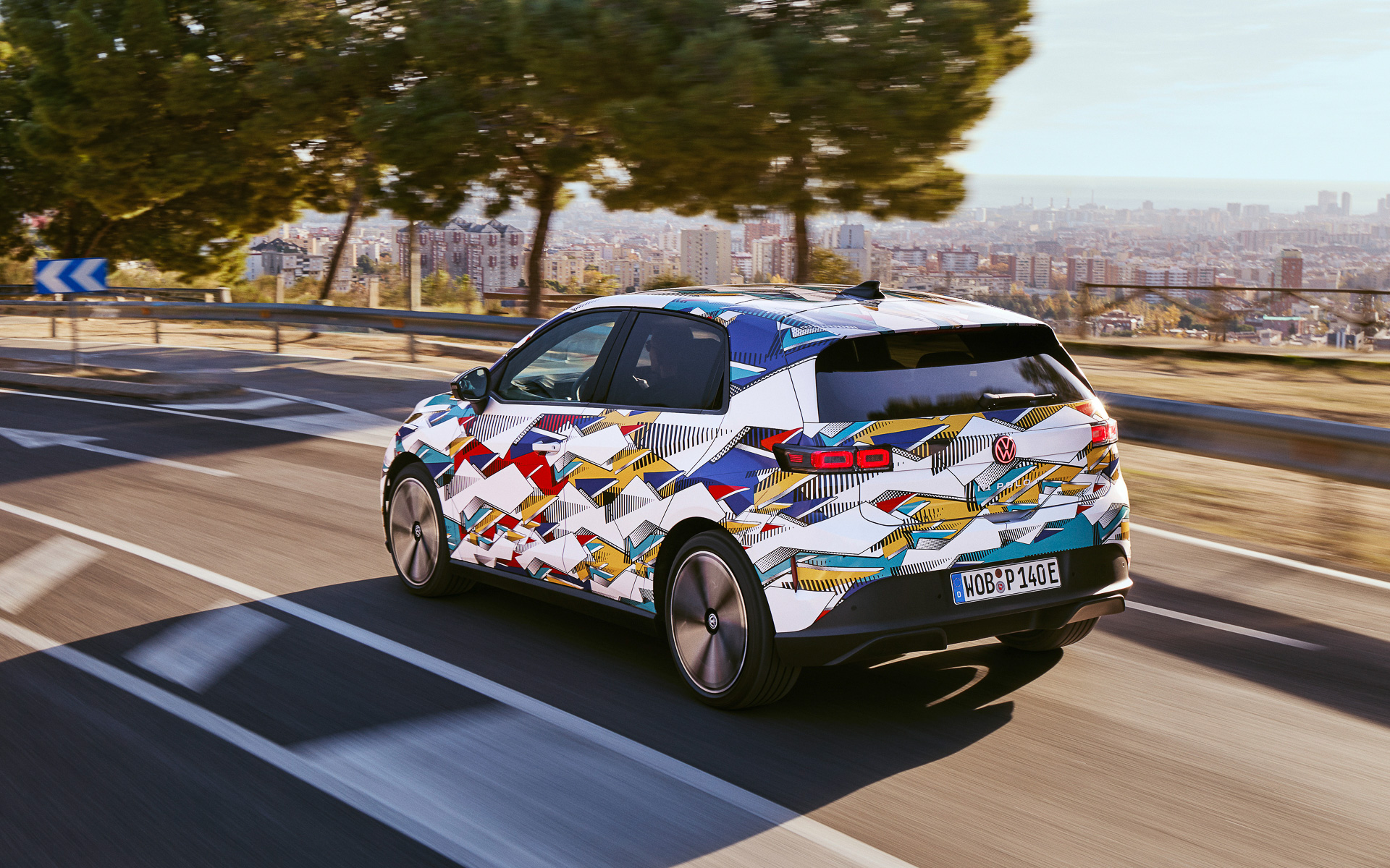 2026年春のデビュー時は85kW（116PS）、99kW（135PS）、155kW（211PS）の3バージョンを設定し、さらに166kW（226PS）仕様のID.ポロ GTIも用意する