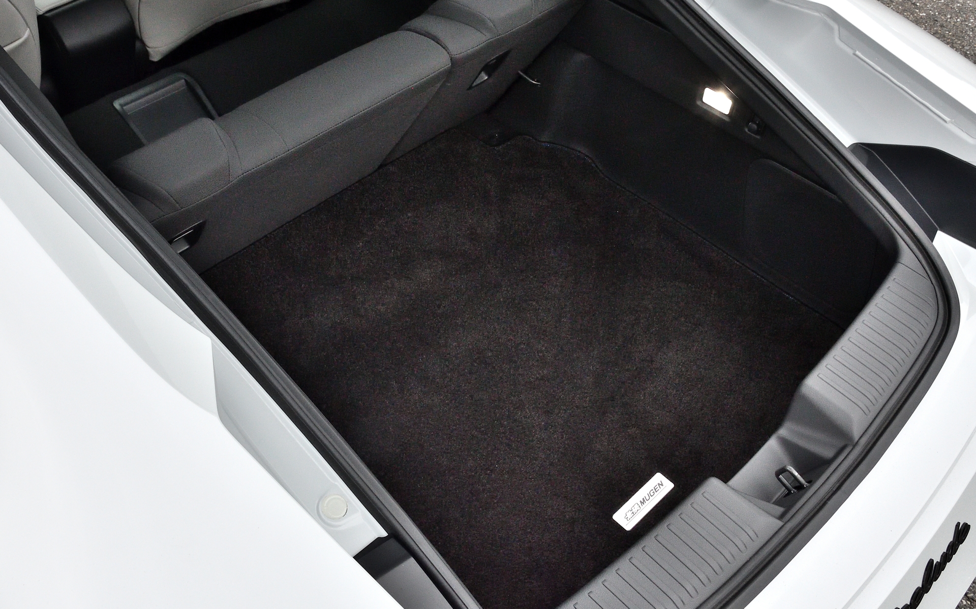 スポーツラゲッジマットは3万800円