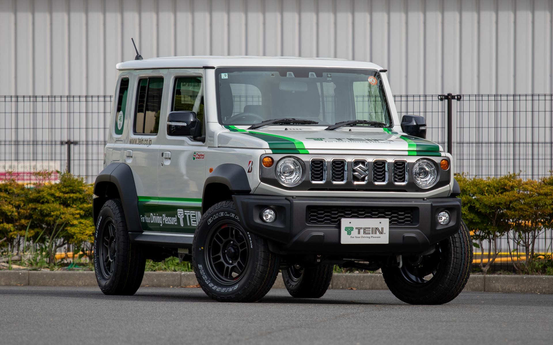 「4×4 DAMPER GRAVEL 2」を装着したジムニー ノマド