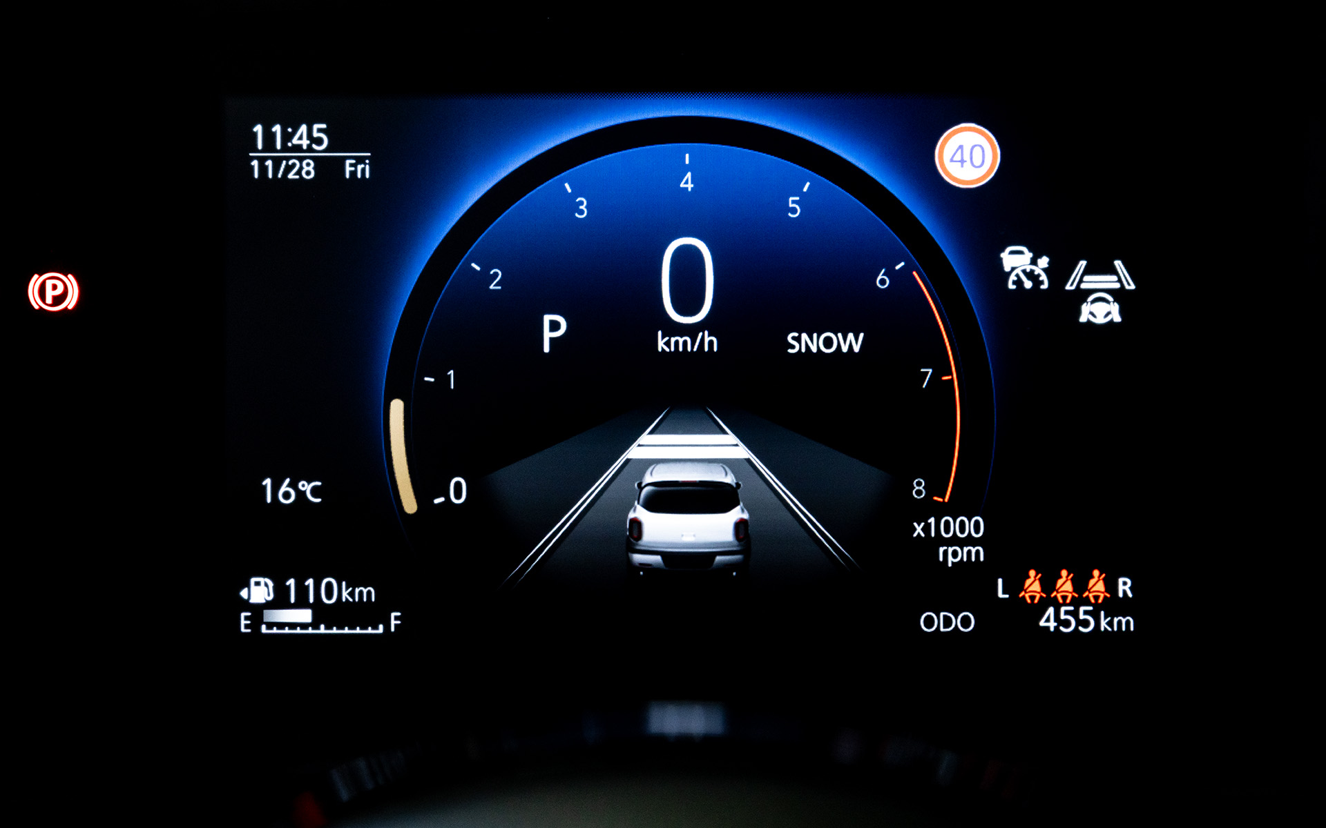 7インチメーターディスプレイ（カラー）をスズキ国内初採用。モードによって色が変わる