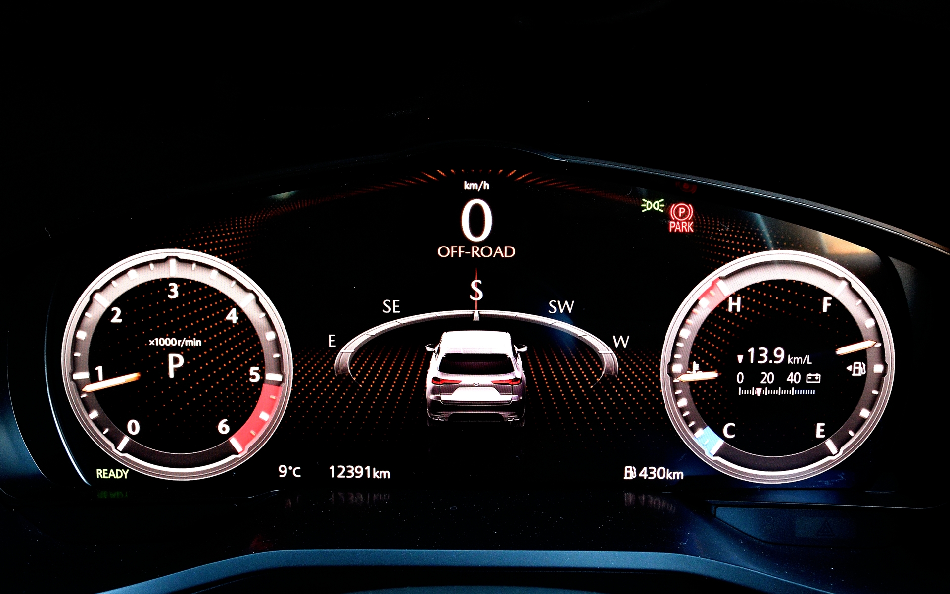 インテリアは上質さが感じられるタン内装