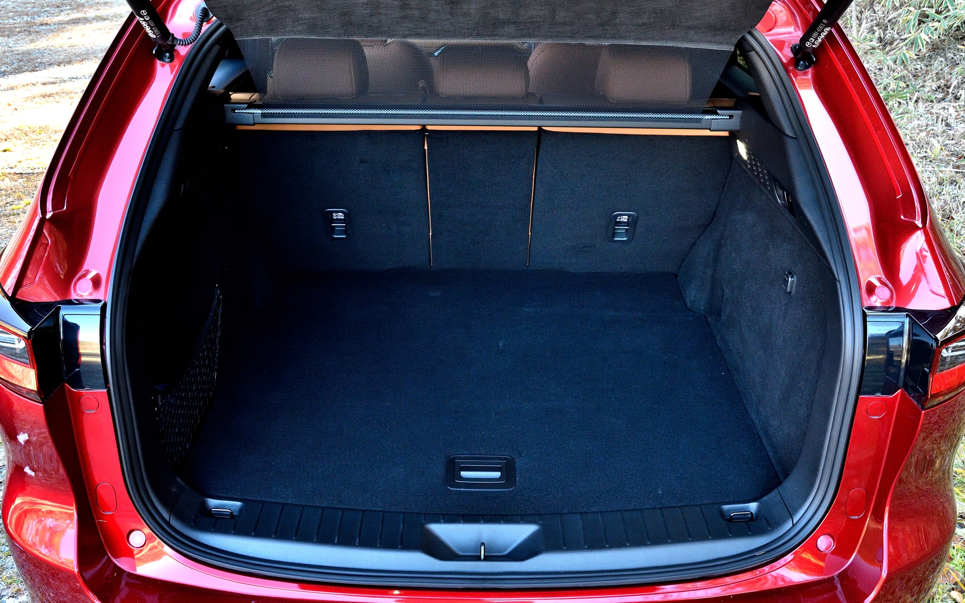 インテリアは上質さが感じられるタン内装