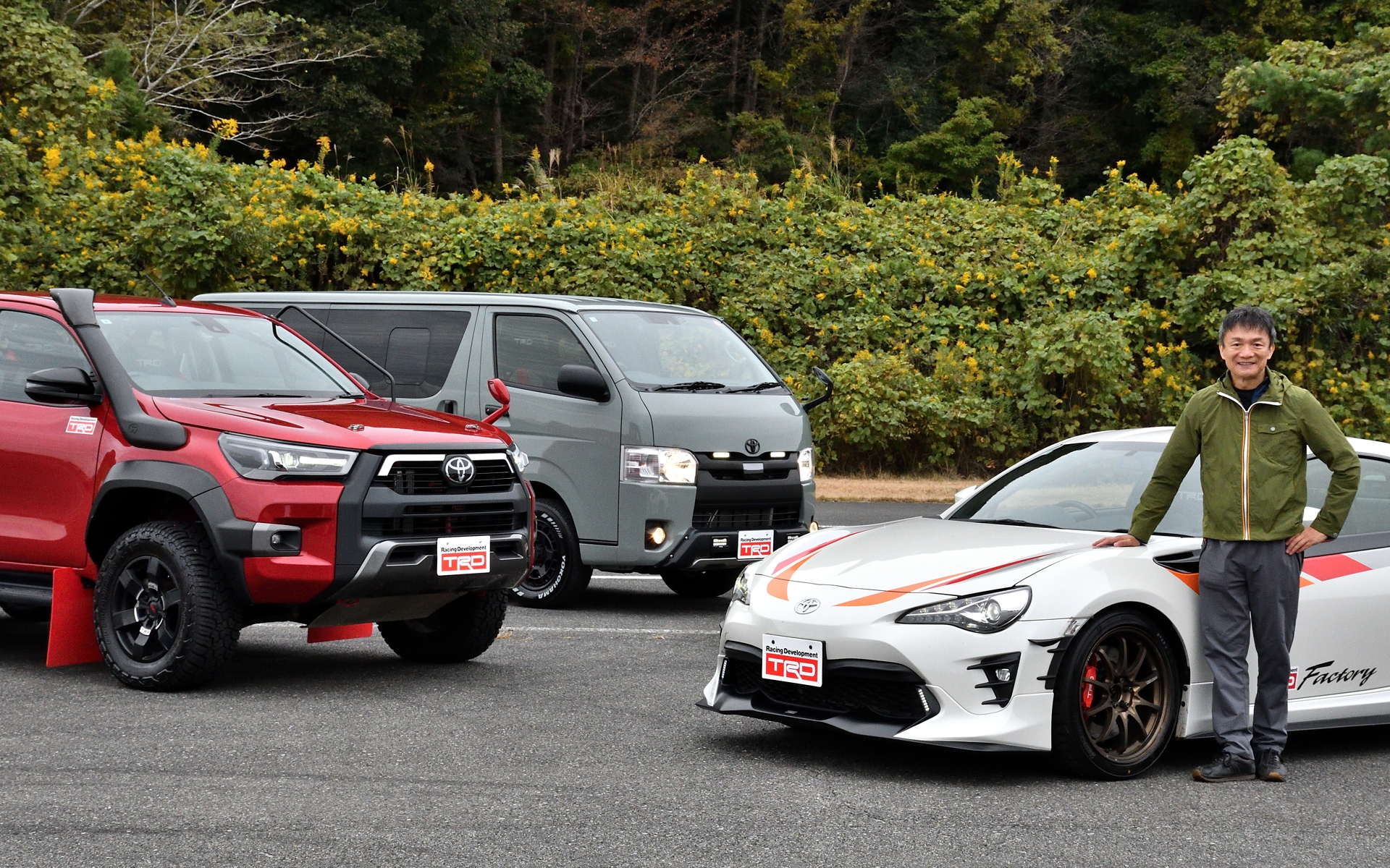 TRDが手がけた86、ハイラックスを一気乗り！　ハイエースは装着パーツをチェックしてみた