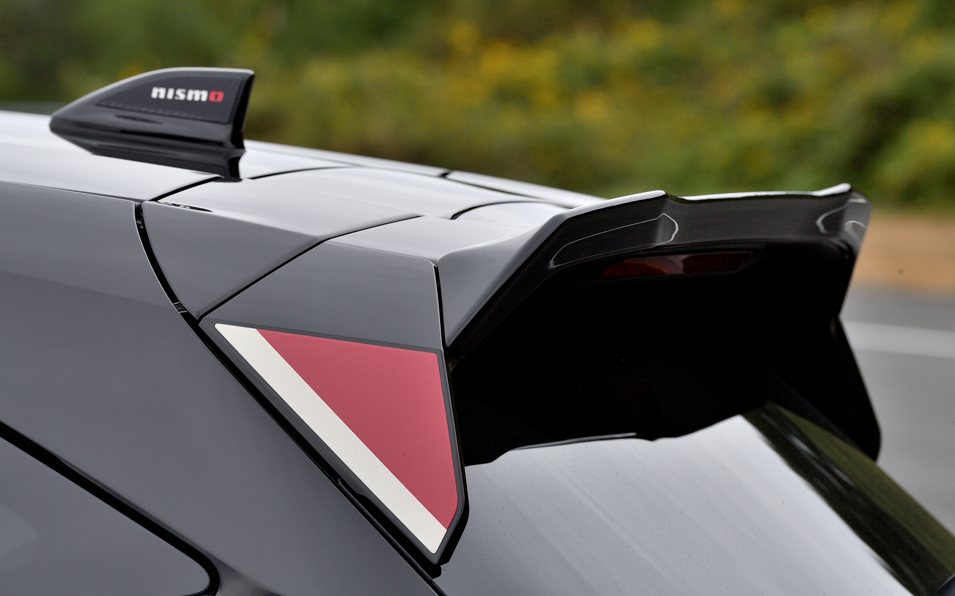 ルーフエクステンションスポイラーは6万5000円