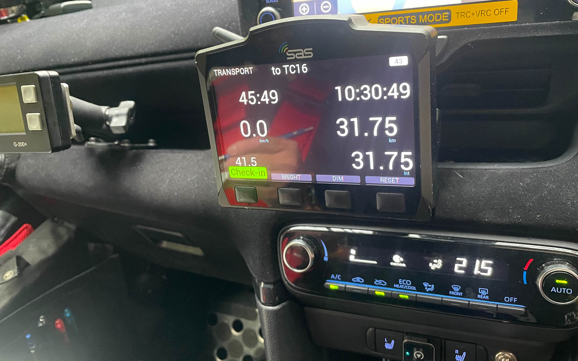 ラリージャパンでFIAから貸与されるラリートラッカー。ここからすべての情報が発信でき、受信できる重要なデバイスだ