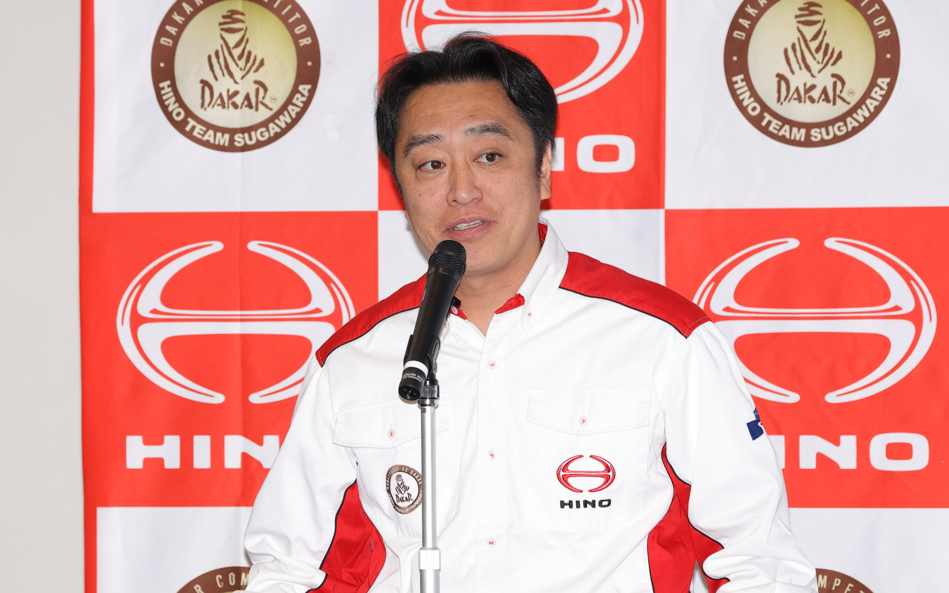 チーム代表兼ドライバーの菅原照仁氏