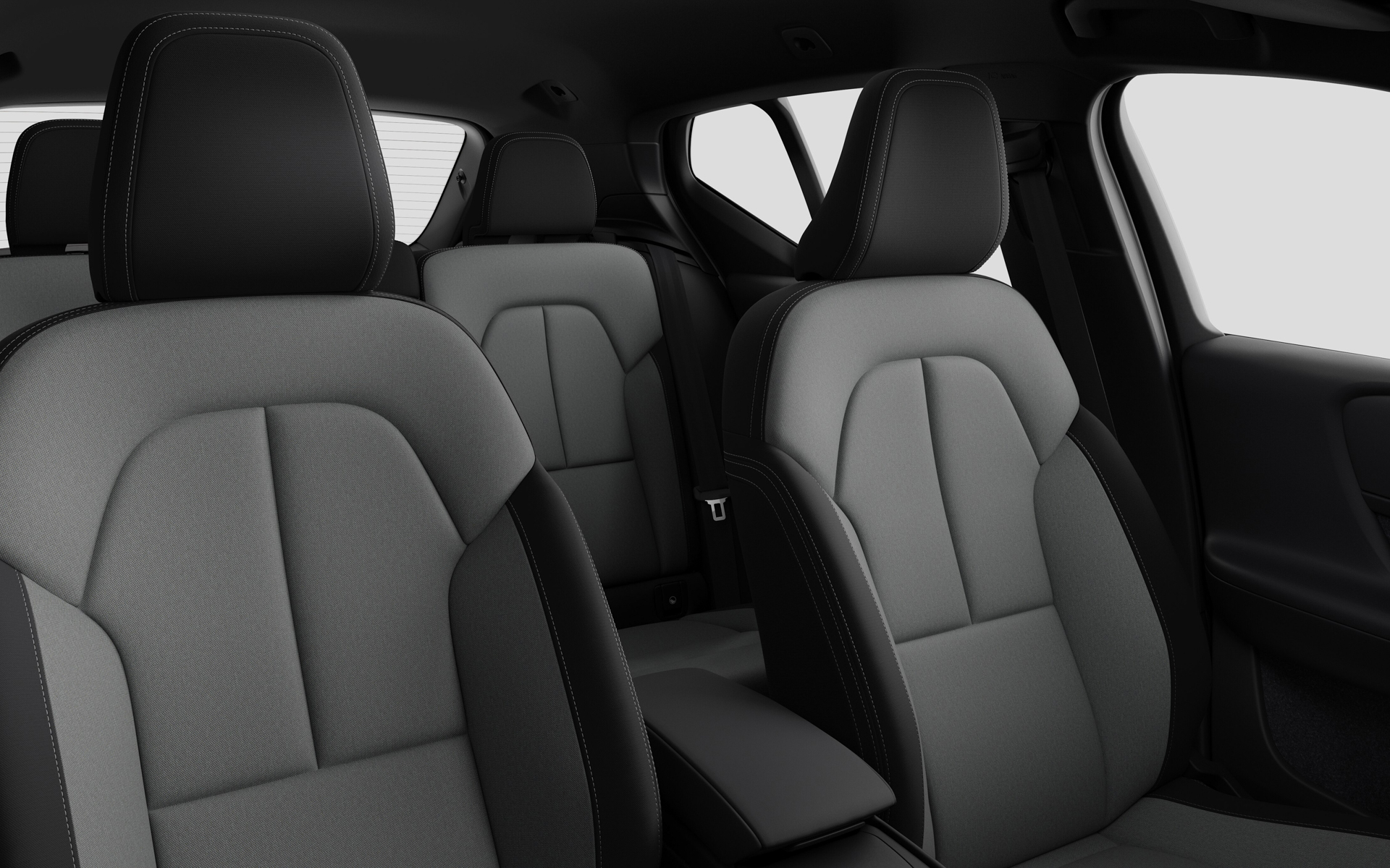 フロントシートはシートヒーターを完備。テキスタイル・コンビネーションのシートカラーは「シティブロック（グレー）」を採用する