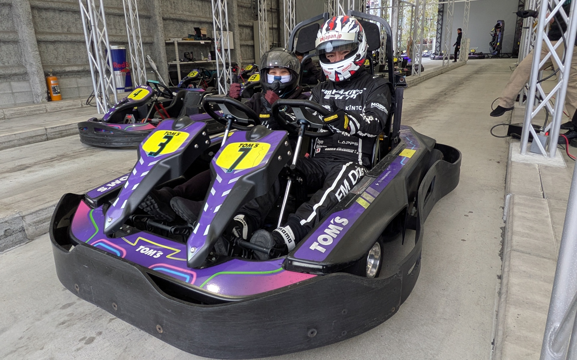 希望者はインストラクターの同乗走行も可能で、ほぼ全員が希望していた