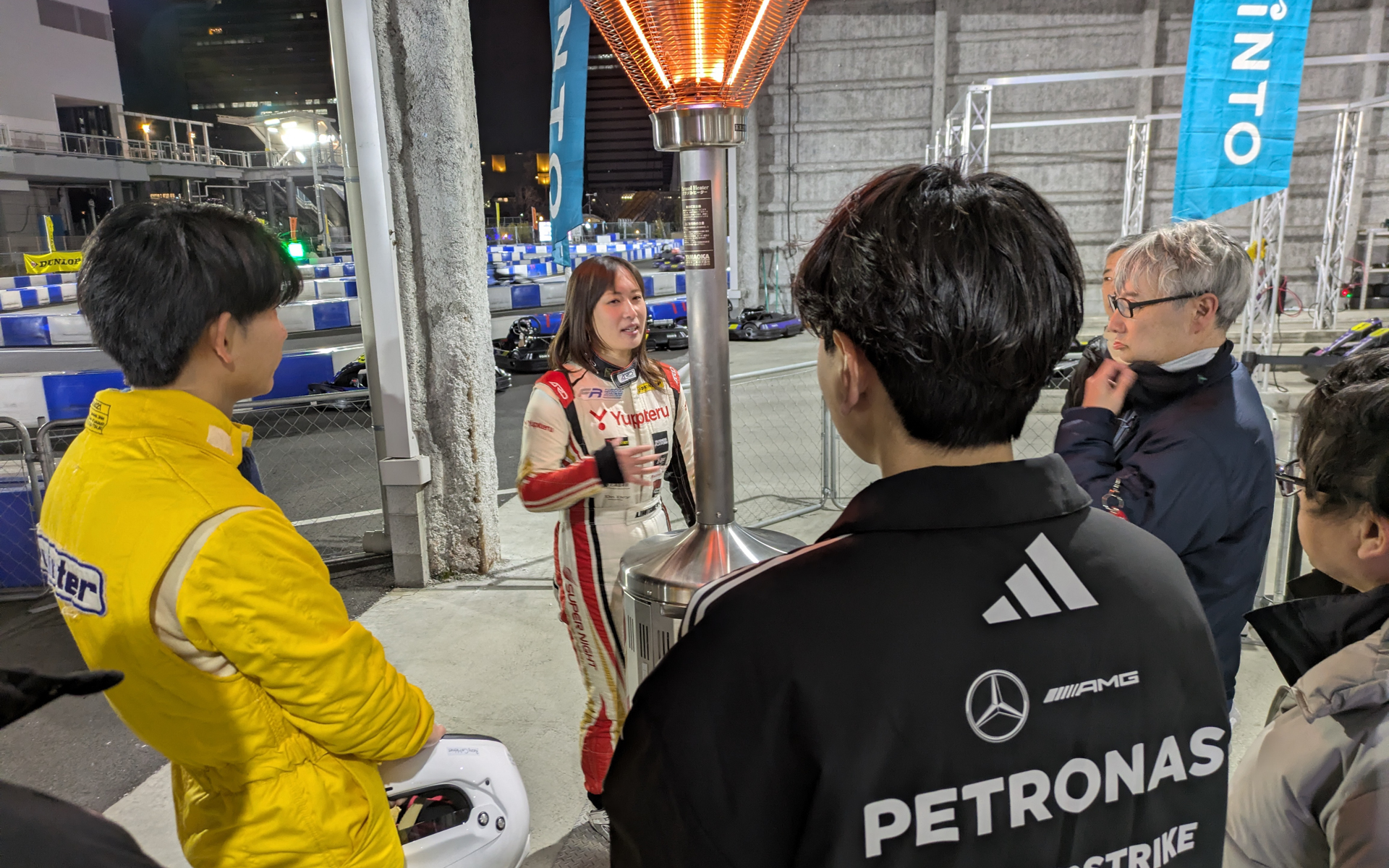 各自疑問をインストラクターに投げていて、コース図を使って細かく説明する場面も見られた