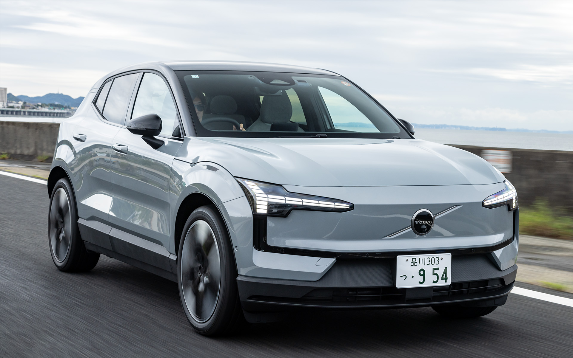 ボルボが2025年8月に導入したコンパクトSUV「EX30」のAWDモデルに試乗する機会を得た