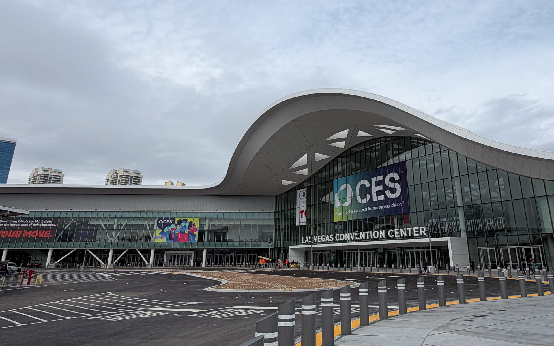 リニューアルされたセンターホールのエントランス。ウエストホールと同様のデザインとなり、左方向はウエストホールまでつながっている