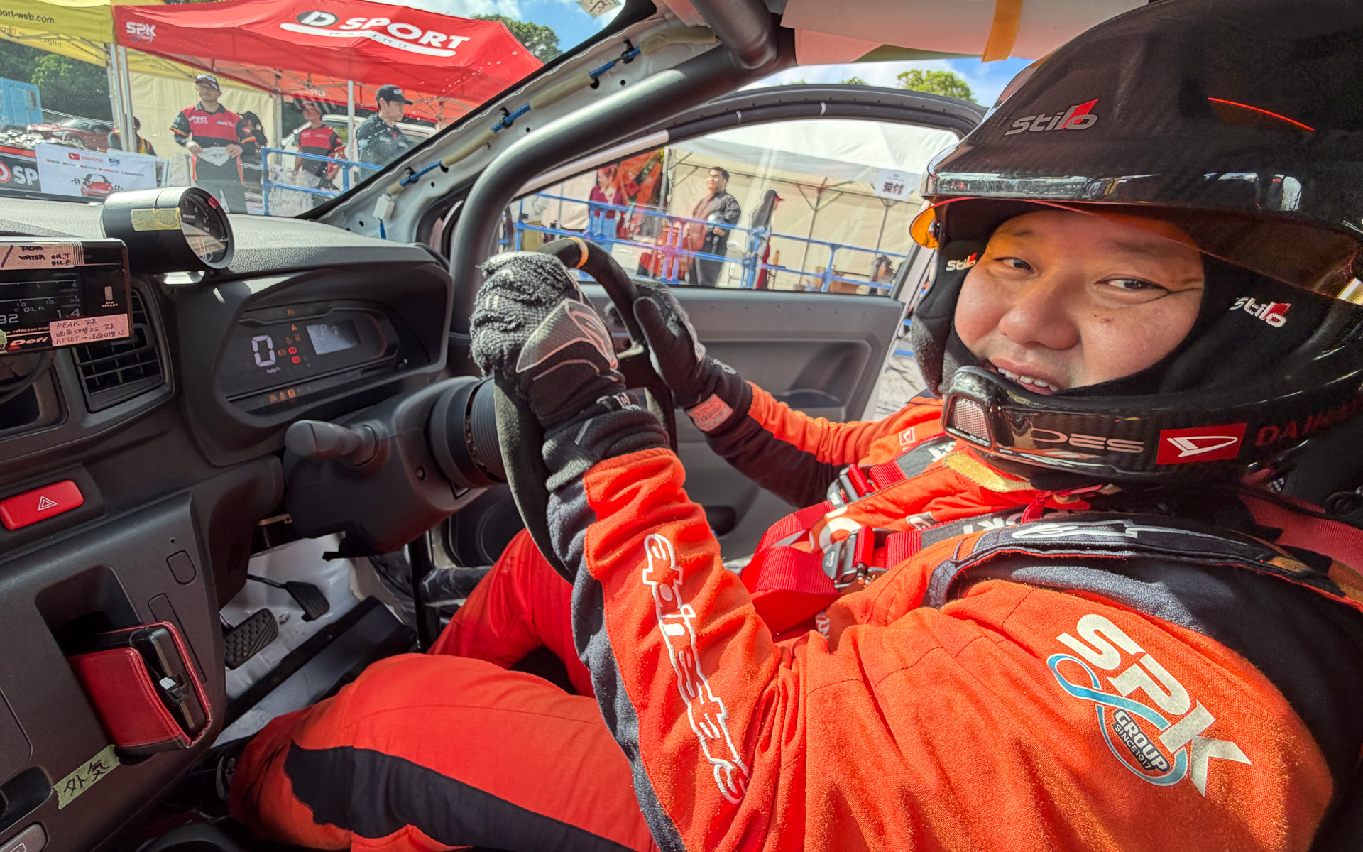 希望者には同乗走行イベントも実施。WRC参戦ドライバーである相原選手がコース解説をしながら走ってくれる