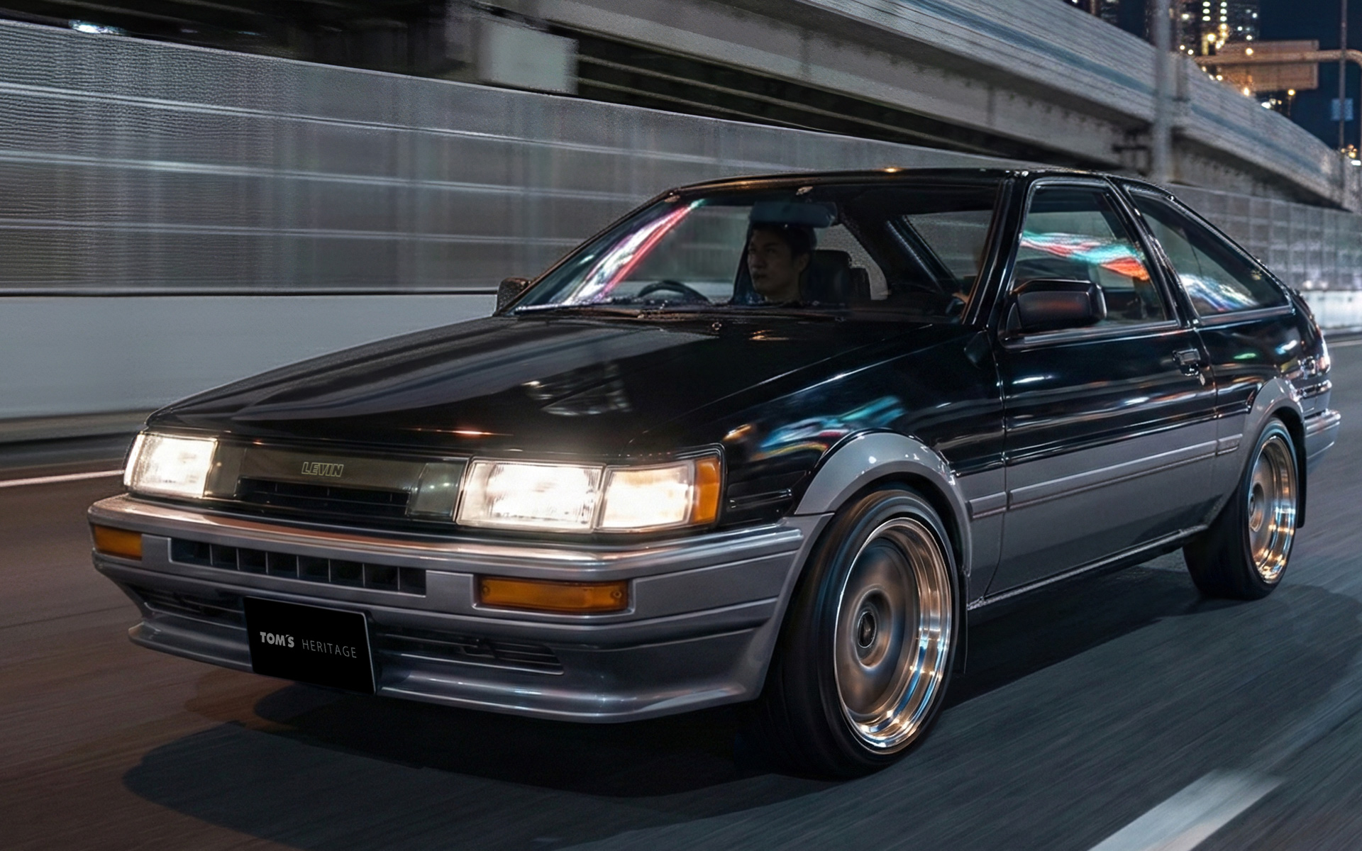 トムス ヘリテージ（TOM'S HERITAGE）の「トヨタ カローラレビン（AE86）」を東京オートサロン2026に出展