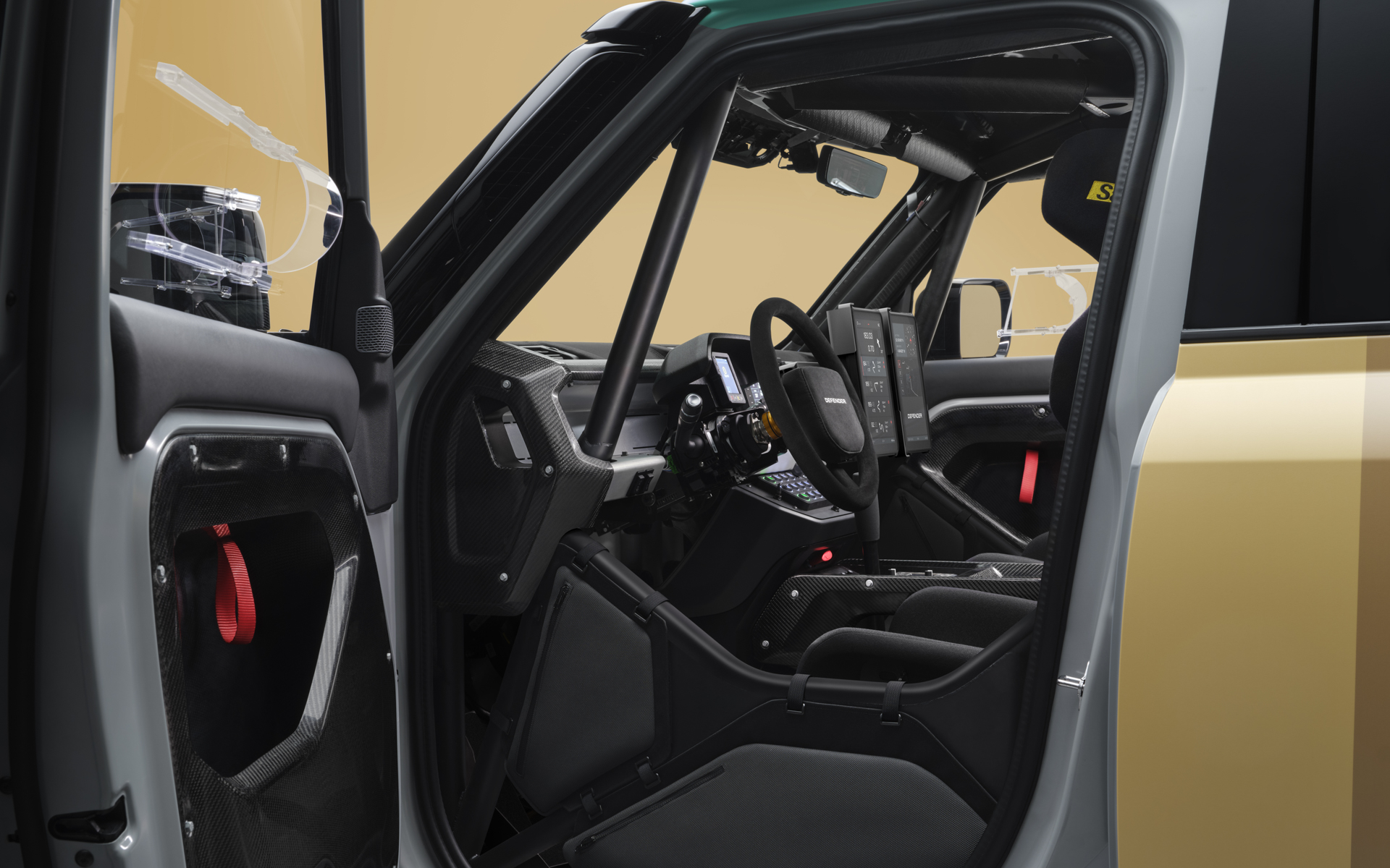 ディフェンダー ダカール D7X-Rの内装