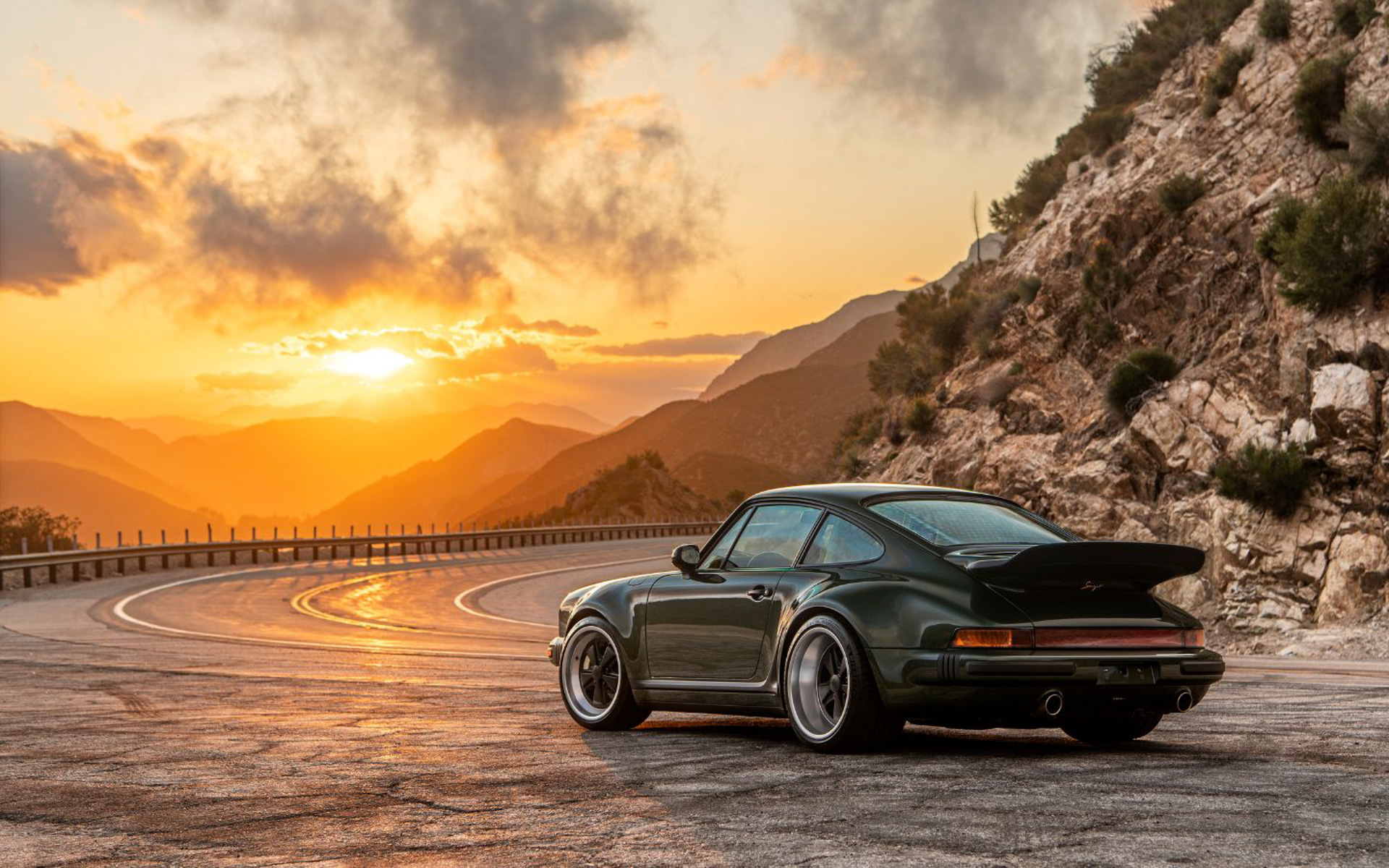 展示車のPorsche 911 Reimagined by Singer - Classic Turbo Services