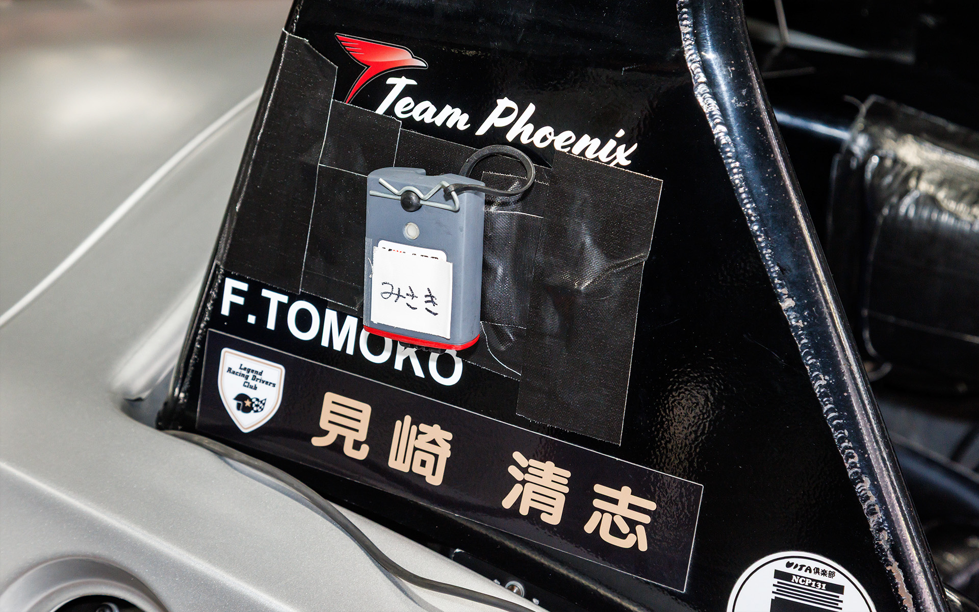 240号車「OPTIMUS☆BBS☆MOMOVITA」で参戦するTeam Phoenixのピット