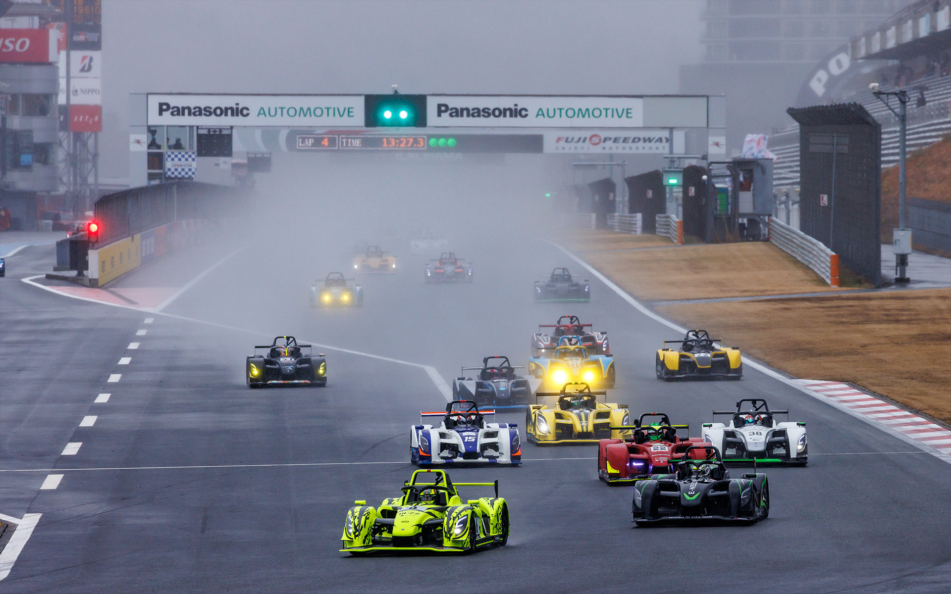 決勝レースがスタート