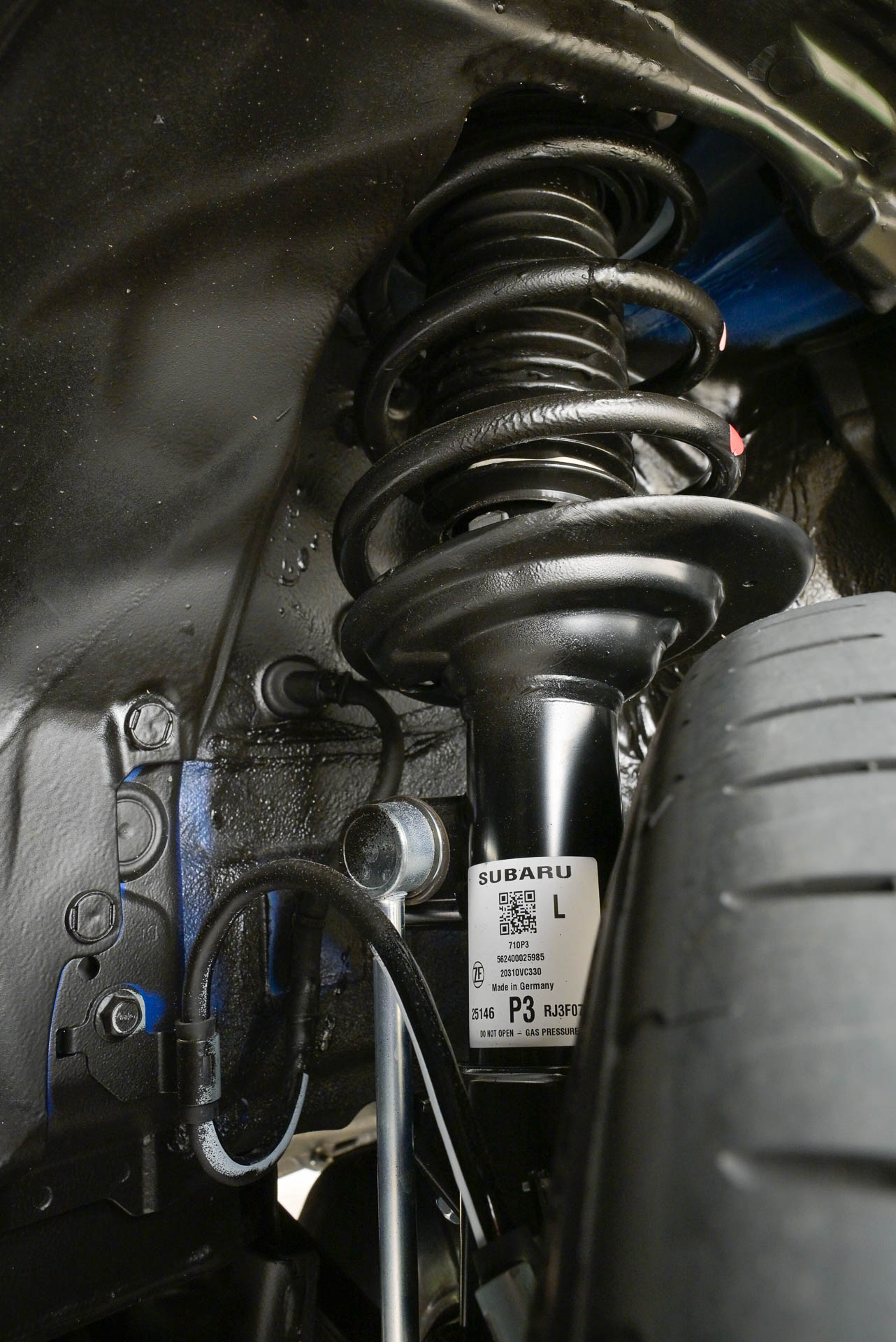 スポーティにチューニングされたZF製電子制御ダンパー