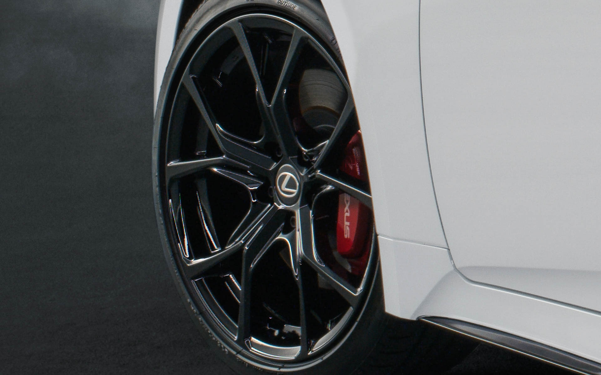 IS300h特別仕様車“F SPORT Mode Black V”19インチ鍛造アルミホイール（BBS製ブラック塗装）