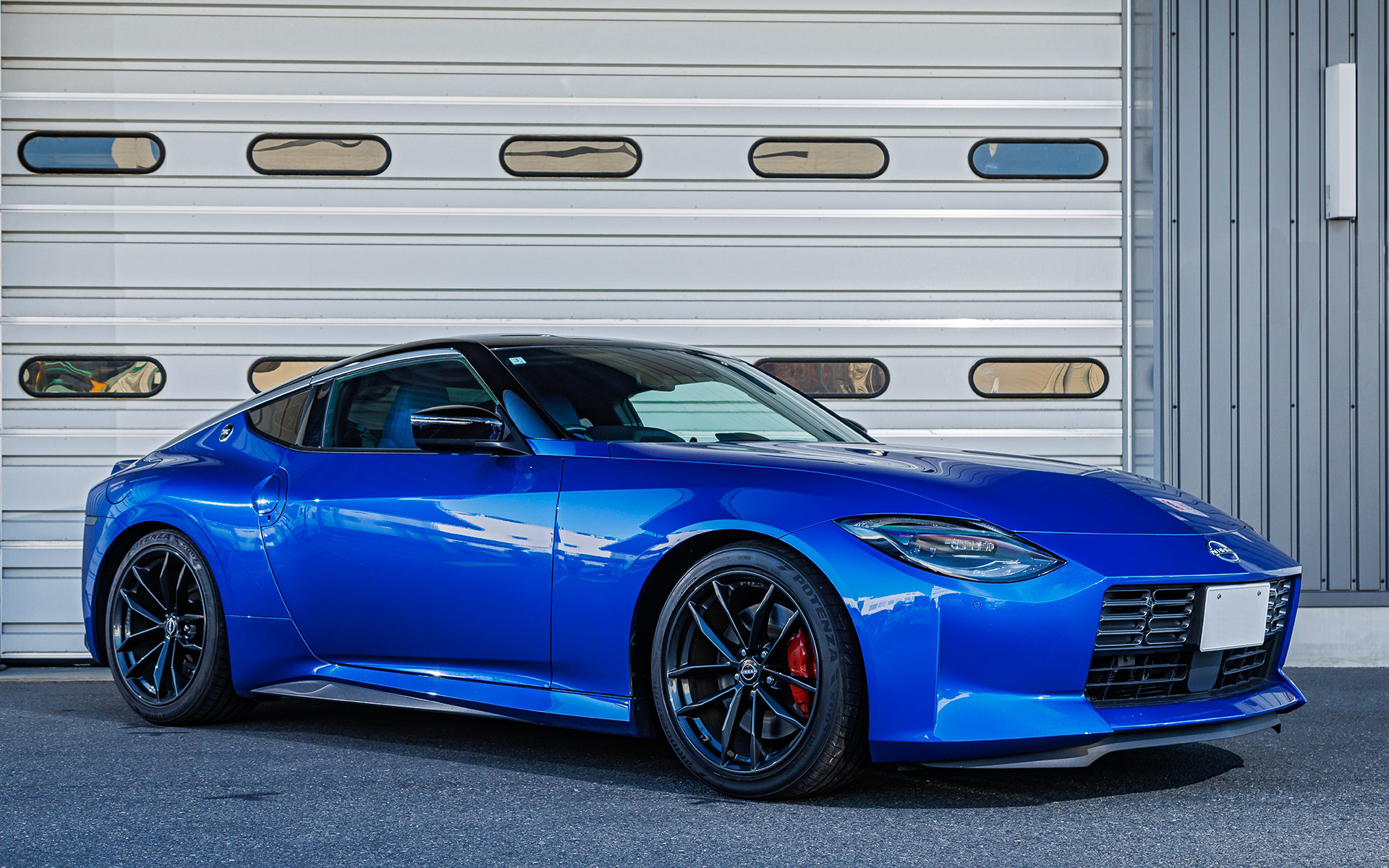 筆者のRZ34。これにストリート仕様の全長調整式サスペンション「FLEX Z」、サーキットを見据えた全長調整式サスペンション「MONO RACING」を付け、EDFC5で制御することで走りがどのように変わるのか、テストしていく