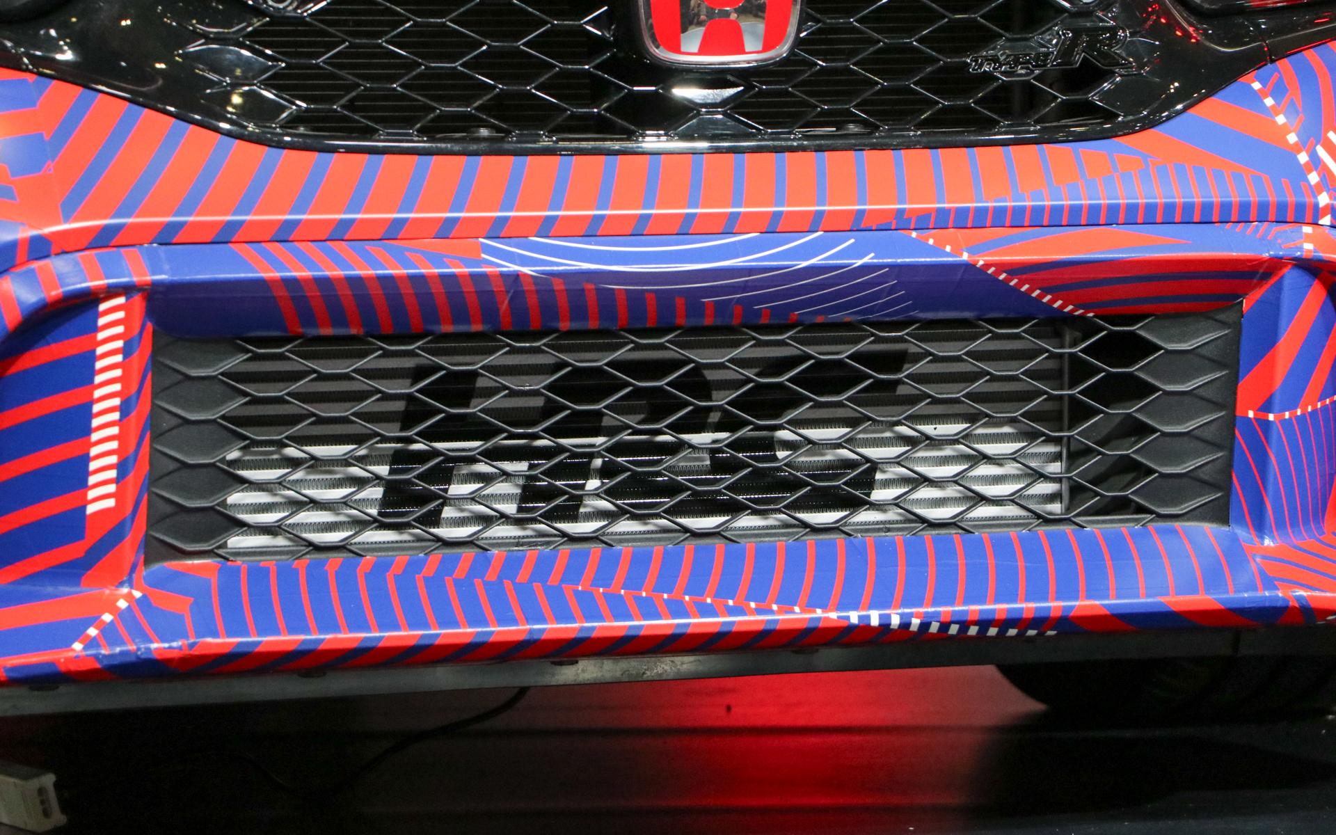 冷却パーツにもHRCの文字が入っている