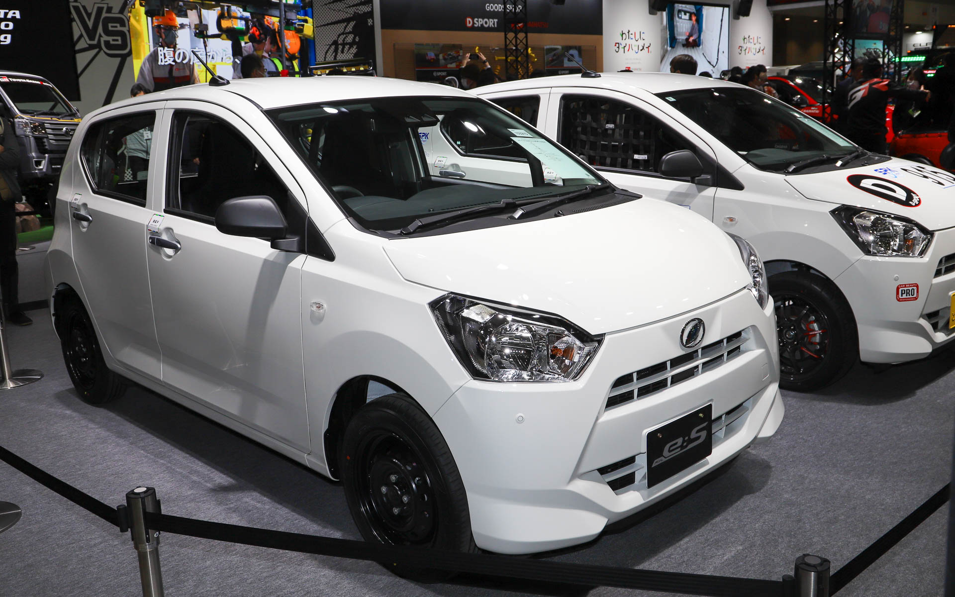 SPKが市販を予定しているモータースポーツを楽しむためのコンプリートカー「ミライース tuned by D-SPORT Racing」。ターボエンジンや5速MTを搭載するほか、ロールケージを標準装備して日常だけでなくモータースポーツも楽しめる仕様としている