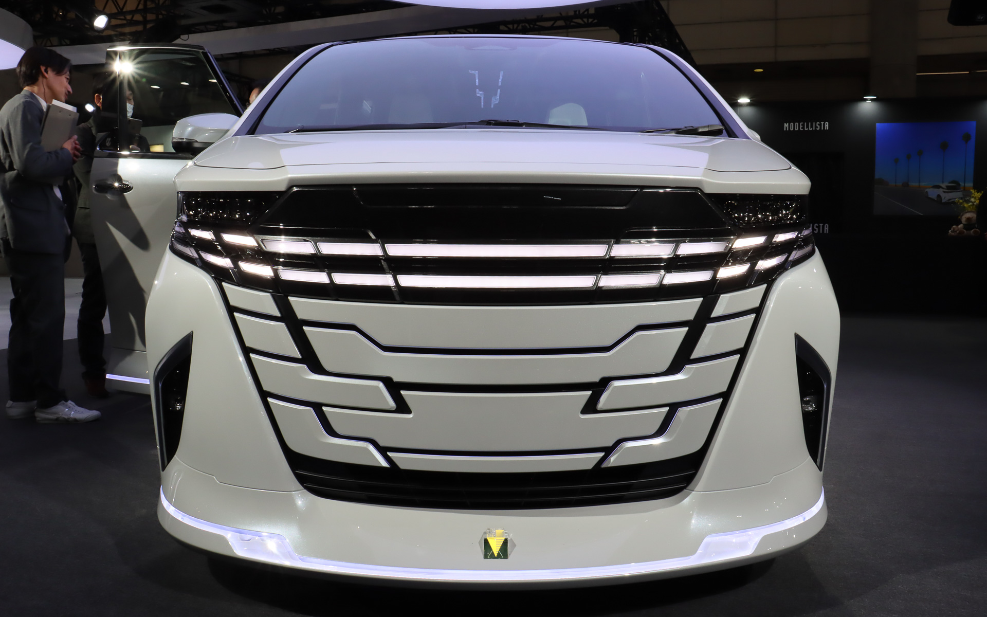 エアロパーツの装着で気品ある印象を演出