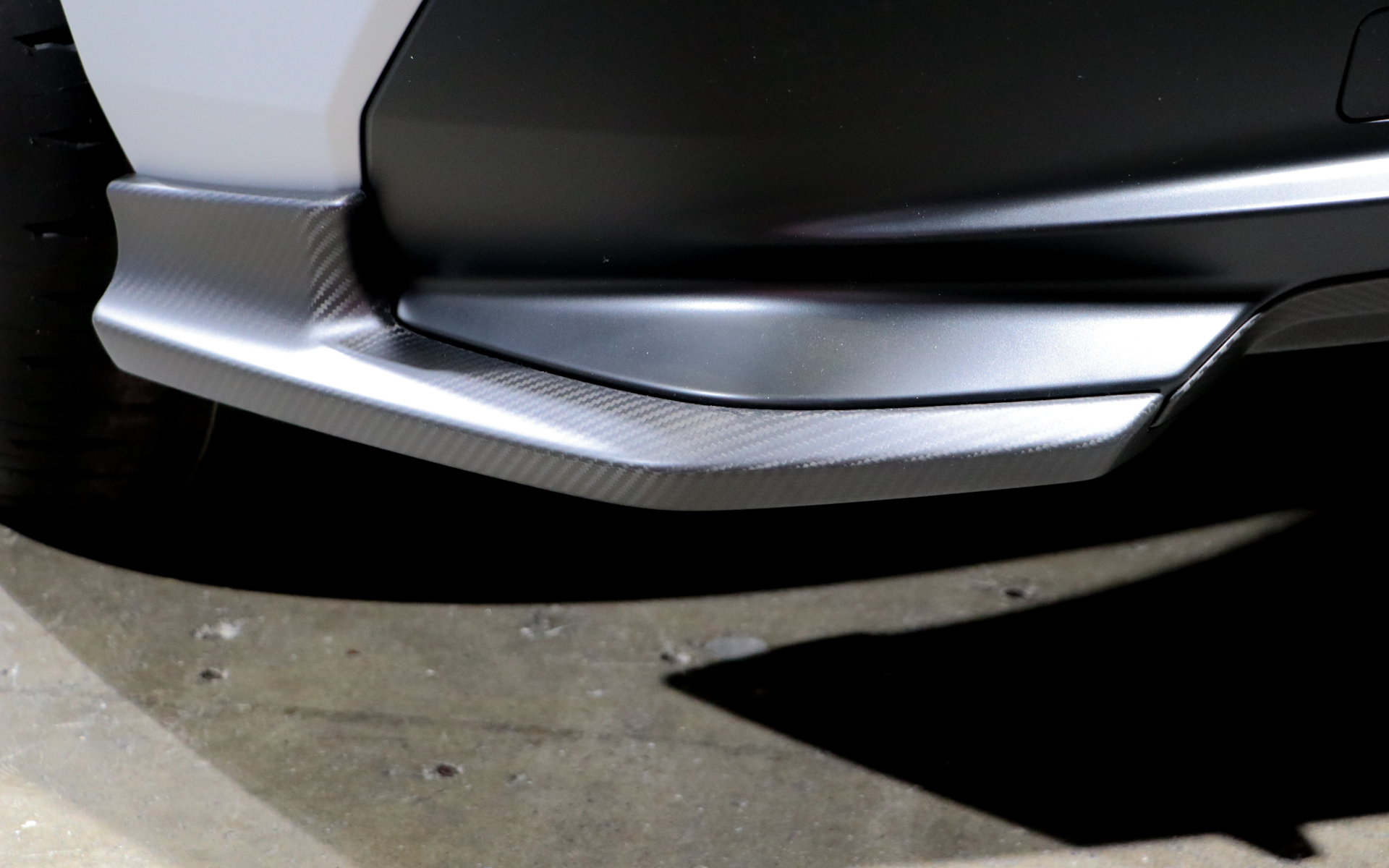 リアアンダースポイラー