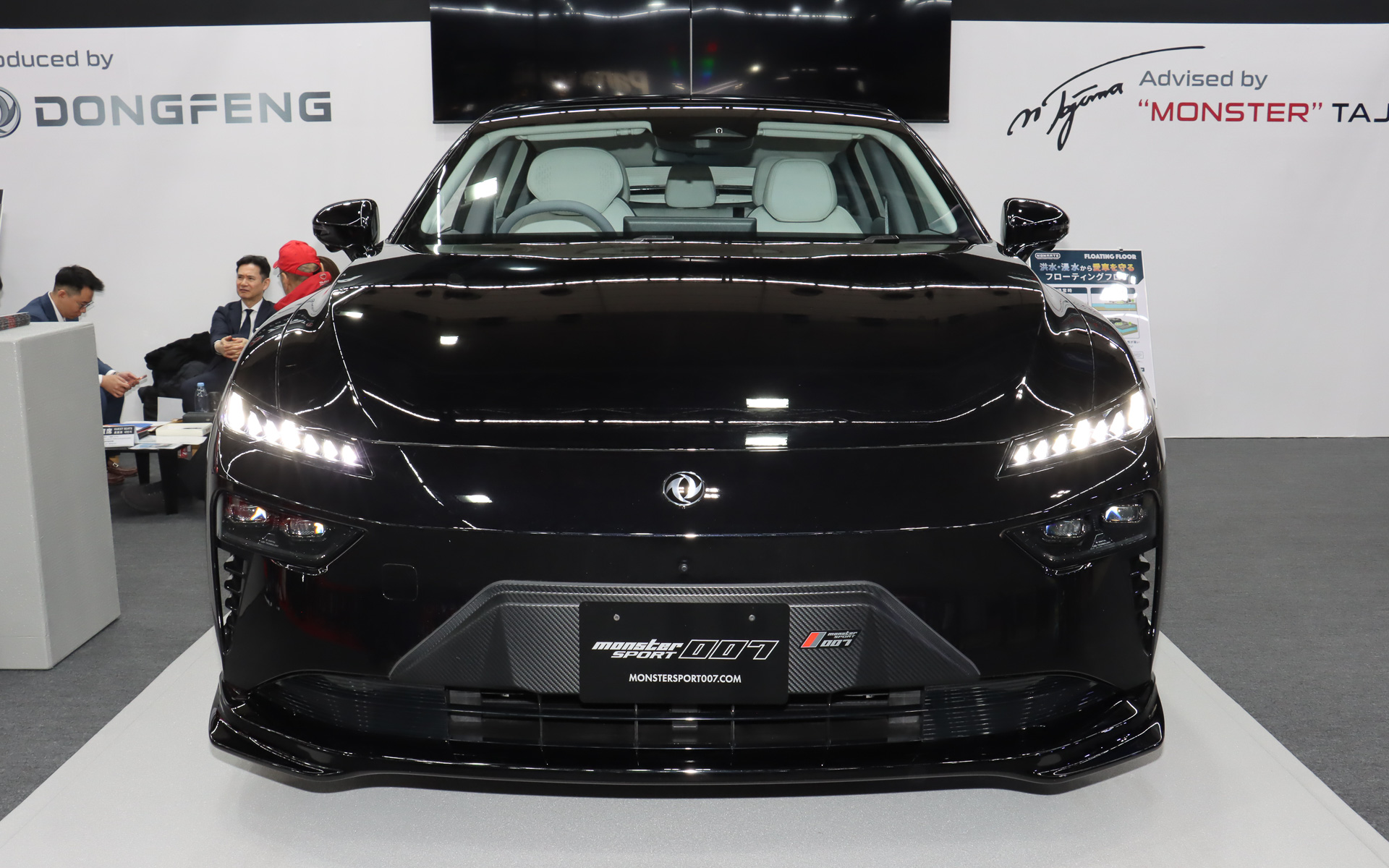 最高出力400kW（540PS）/最大トルク640Nmを発生するパワートレーンと4WDを組み合わせ、0-100km/h加速3.9秒を実現