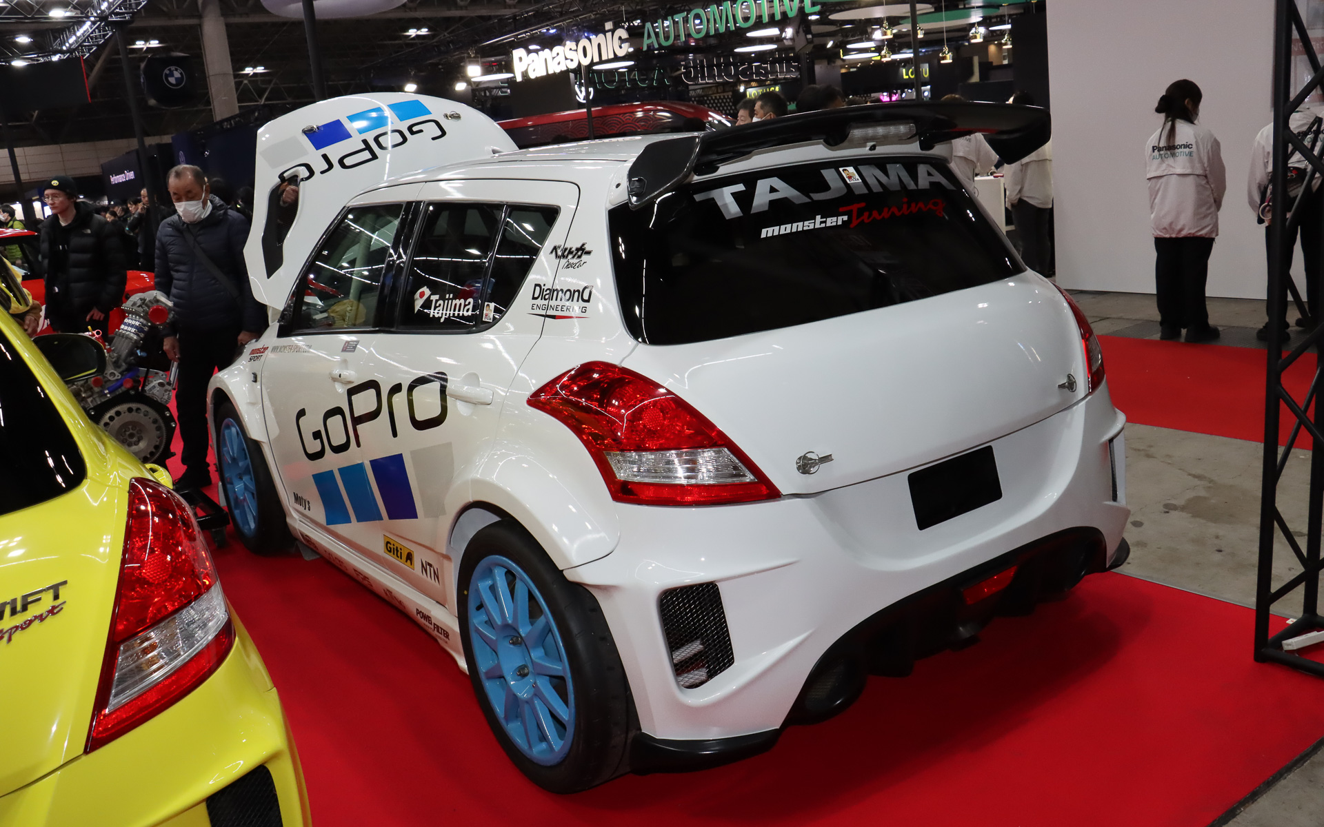 東京オートサロン2013で世界初公開された「モンスタースポーツ スーパースイフト 2013」