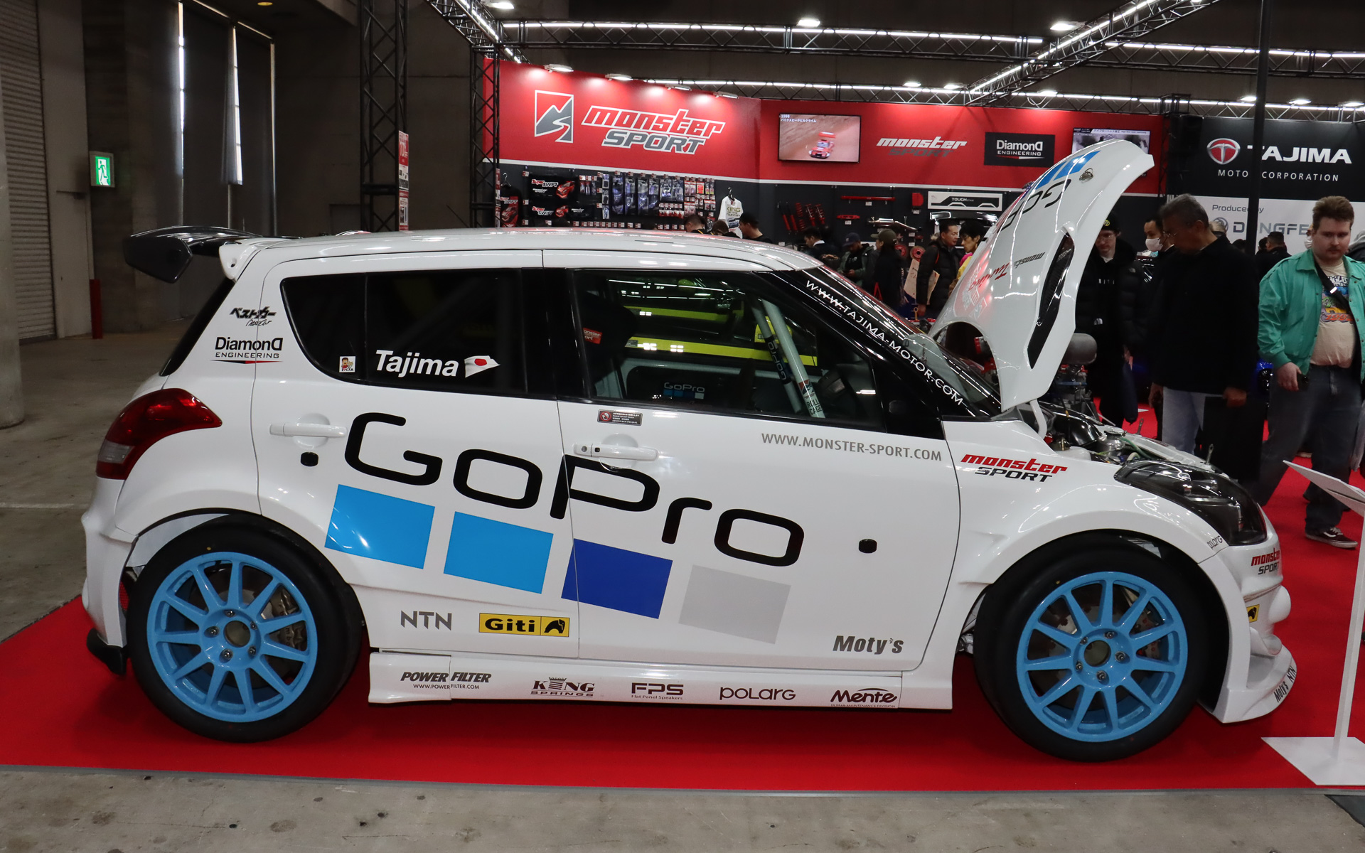 東京オートサロン2013で世界初公開された「モンスタースポーツ スーパースイフト 2013」