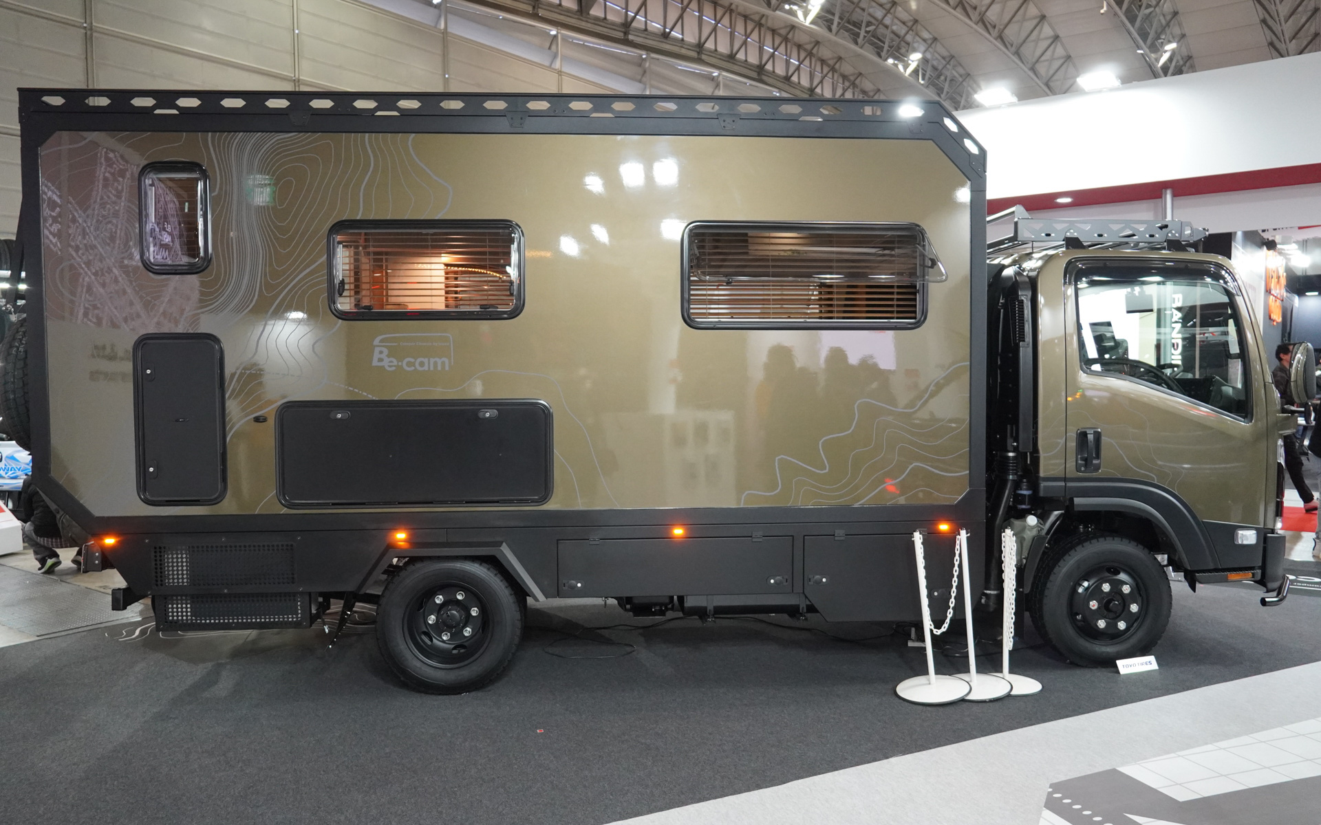 架装は日本特種ボディー