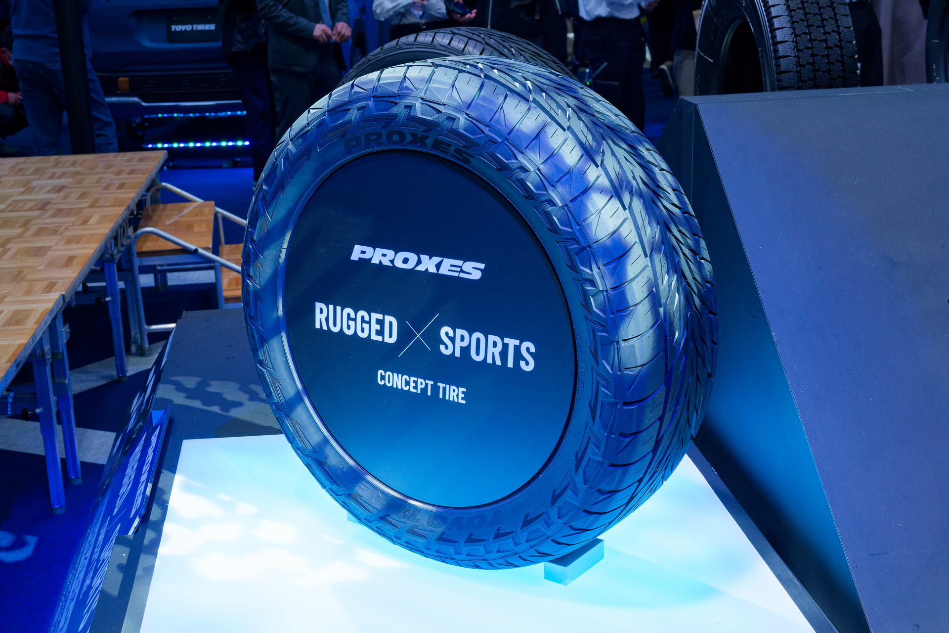 AIをデザインのヒントに活用したというコンセプトタイヤ