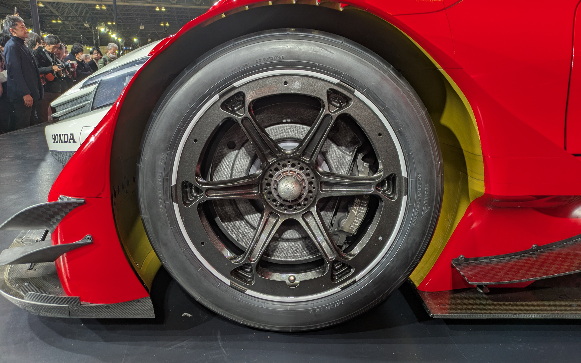 フロントタイヤ