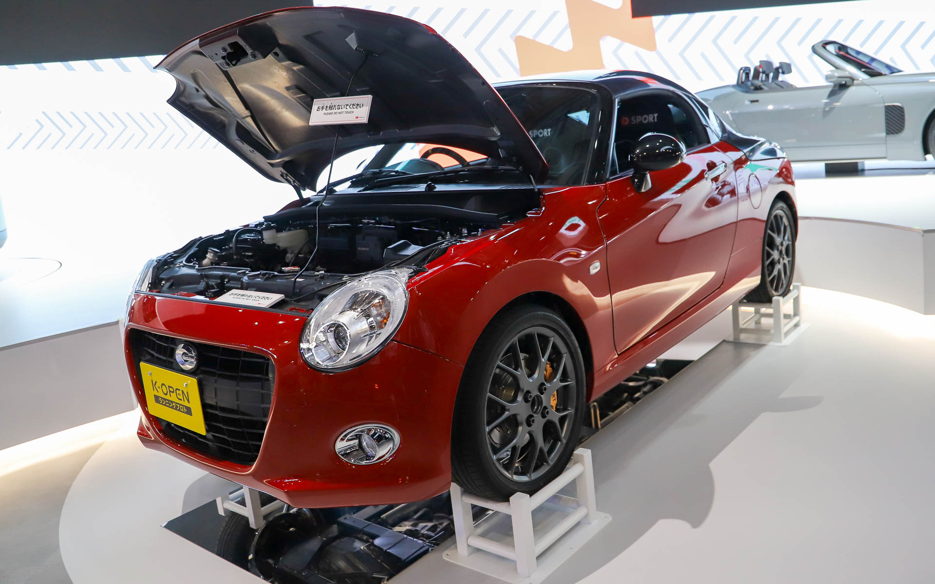 2025年10月30日～11月9日に開催されたジャパンモビリティショー2025で初公開された「K-OPEN ランニングプロト」。ここから2か月でK-OPEN ランニングプロト2ができあがった